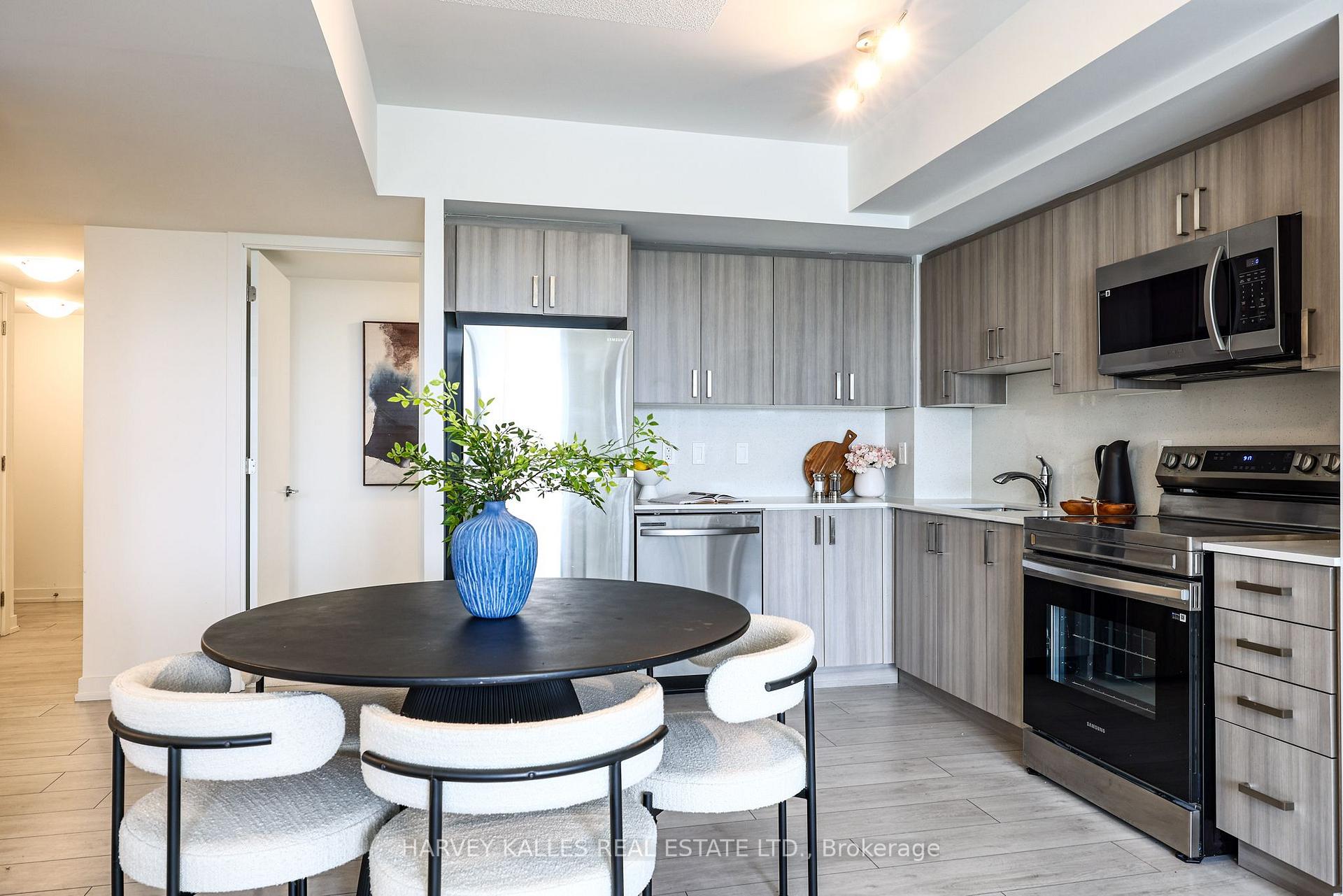 Photo 8 of Unit 606, 556 Marlee Avenue, North York, Yorkdale-Glen Park — HOMEH