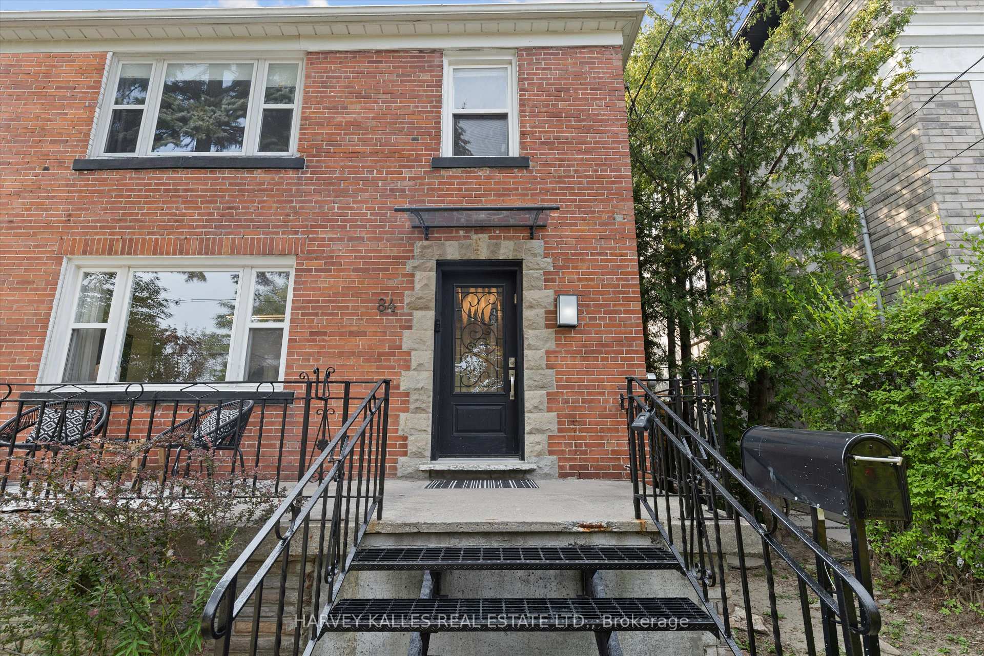 Photo 3 of 84 Lynnhaven Road, Toronto, Englemount-Lawrence — HOMEH