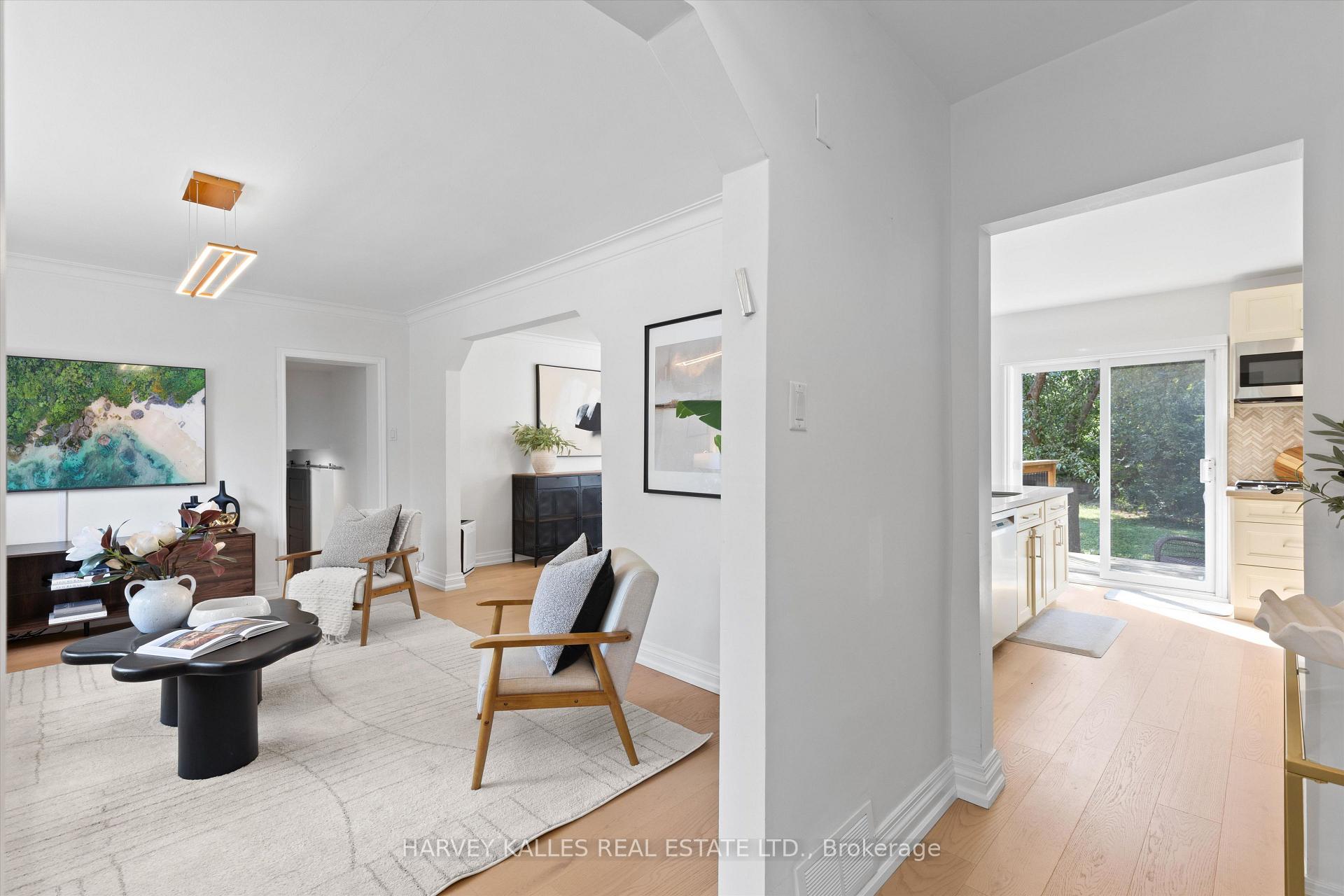 Photo 6 of 84 Lynnhaven Road, Toronto, Englemount-Lawrence — HOMEH