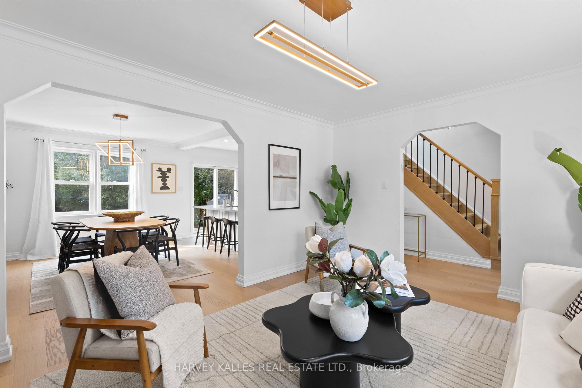 Photo 10 of 84 Lynnhaven Road, Toronto, Englemount-Lawrence — HOMEH