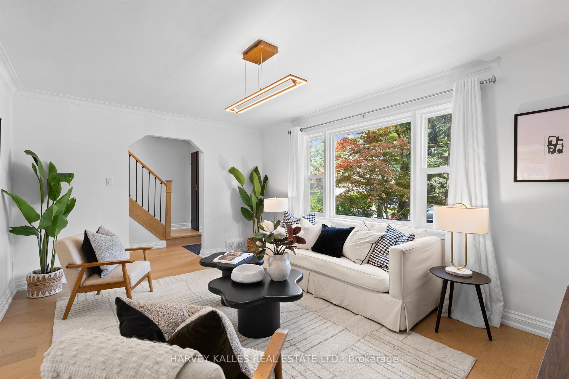 Photo 9 of 84 Lynnhaven Road, Toronto, Englemount-Lawrence — HOMEH