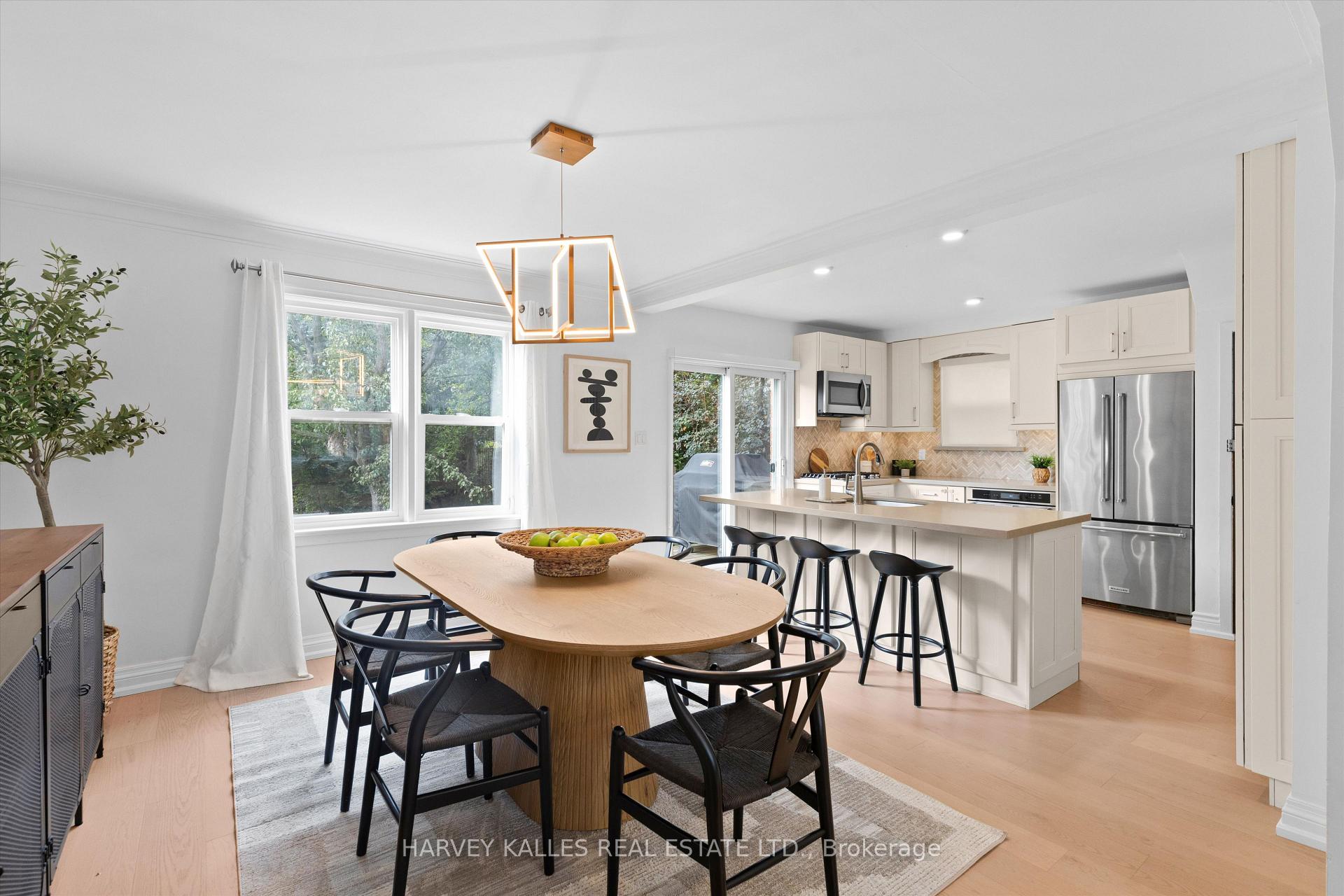 Photo 11 of 84 Lynnhaven Road, Toronto, Englemount-Lawrence — HOMEH