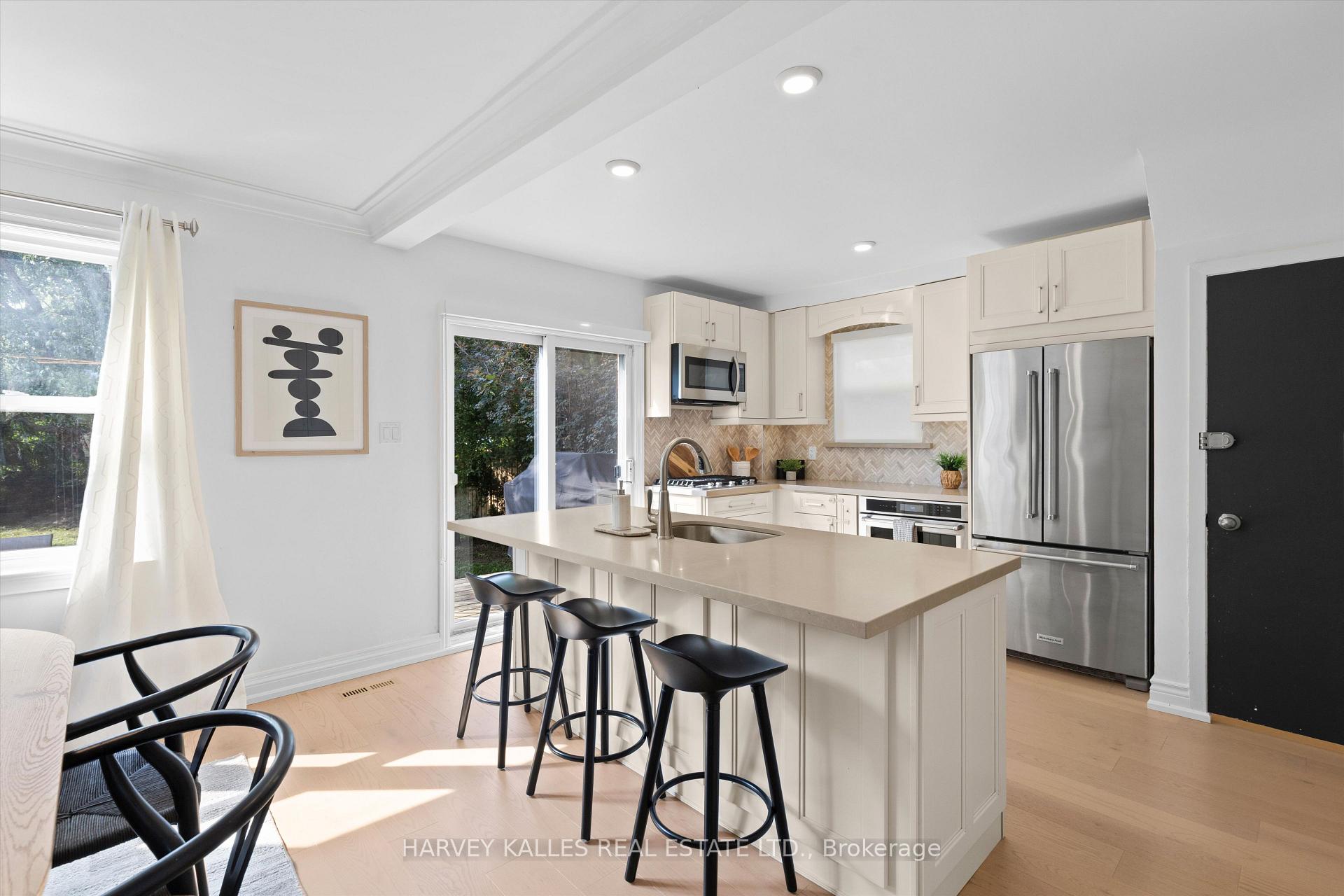 Photo 14 of 84 Lynnhaven Road, Toronto, Englemount-Lawrence — HOMEH