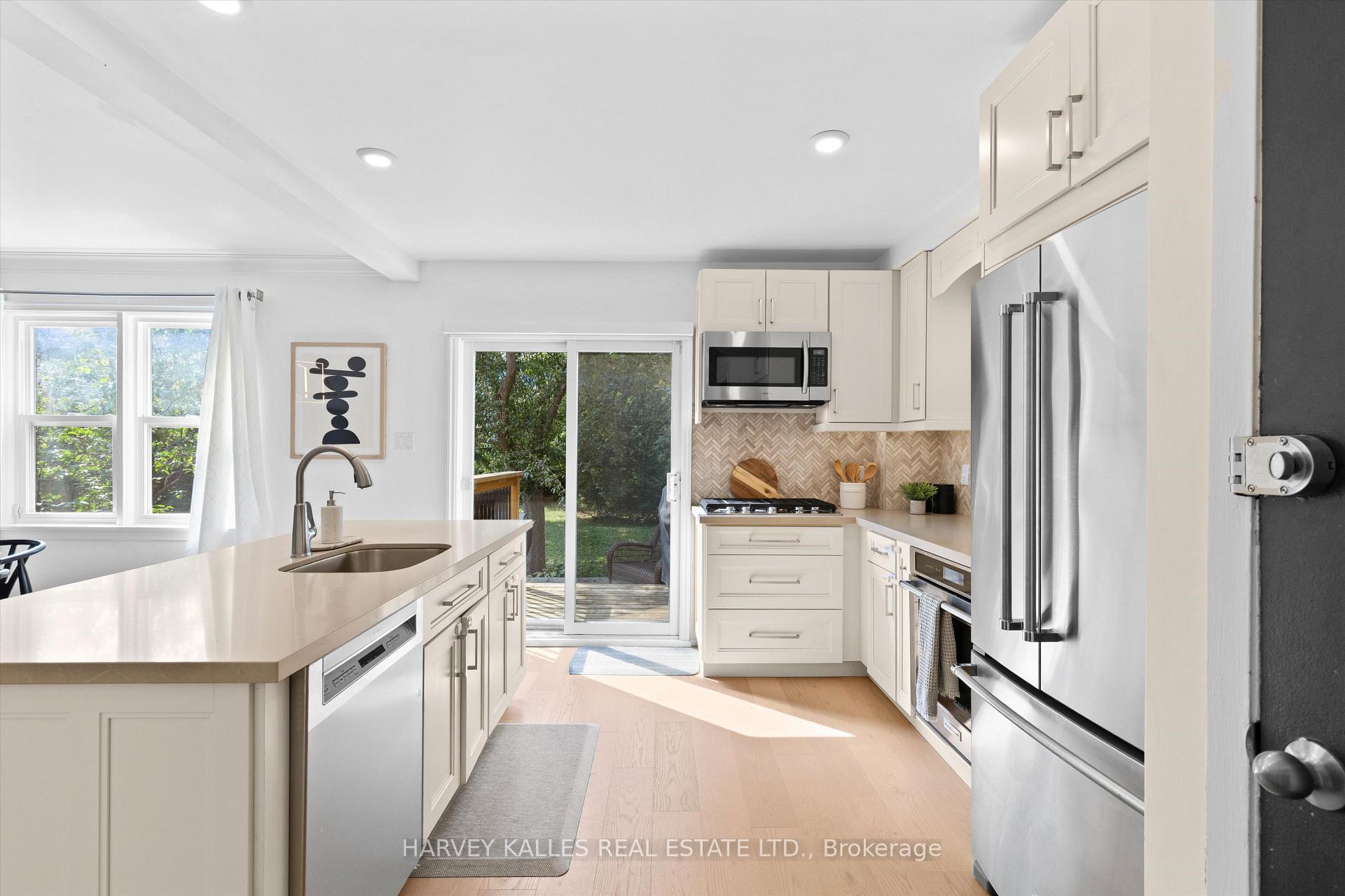 Photo 15 of 84 Lynnhaven Road, Toronto, Englemount-Lawrence — HOMEH