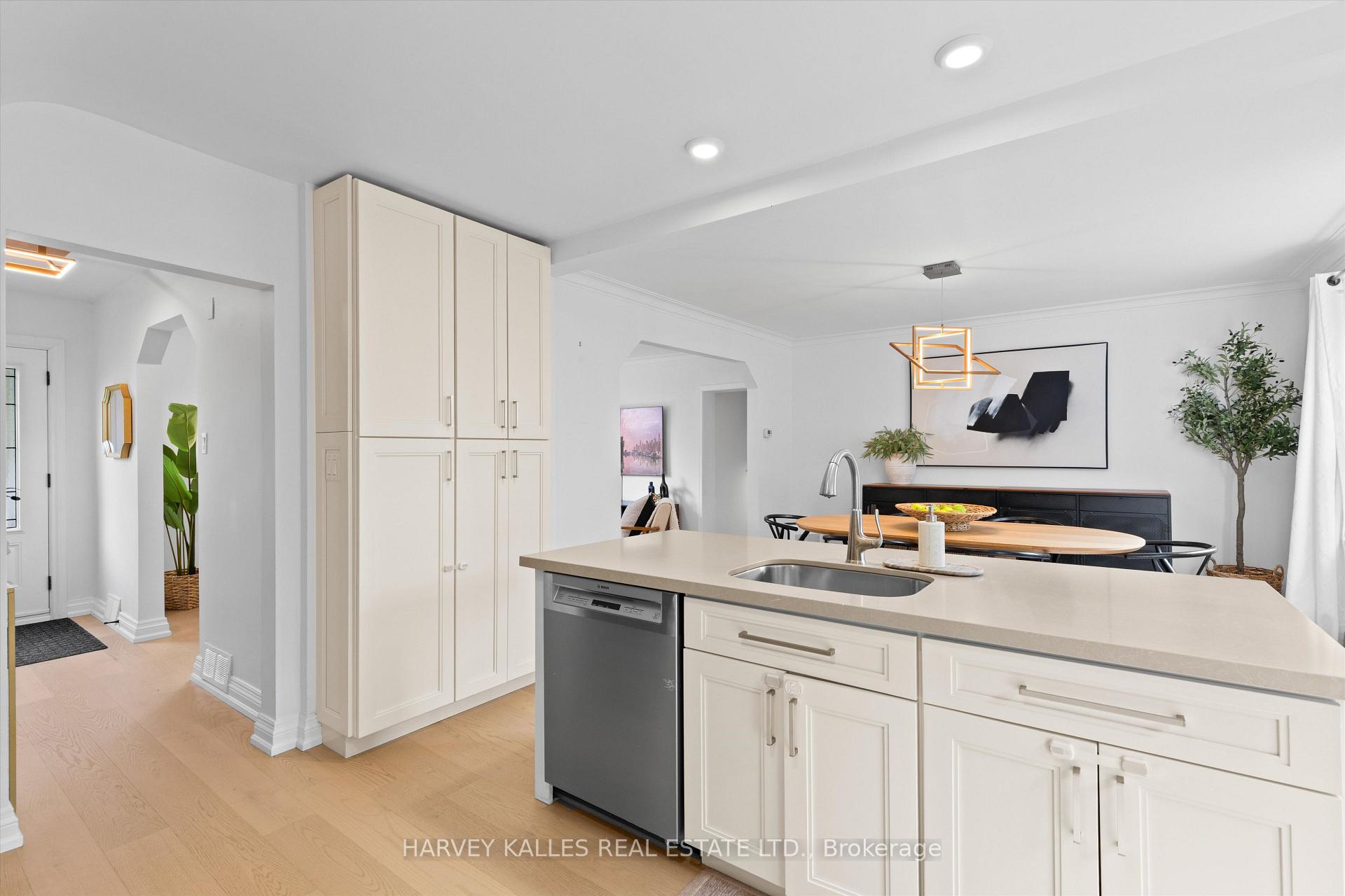 Photo 16 of 84 Lynnhaven Road, Toronto, Englemount-Lawrence — HOMEH