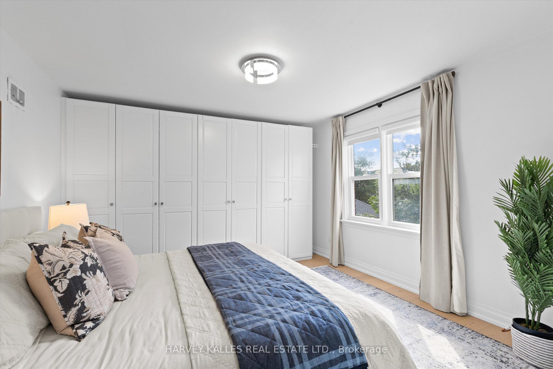 Photo 19 of 84 Lynnhaven Road, Toronto, Englemount-Lawrence — HOMEH