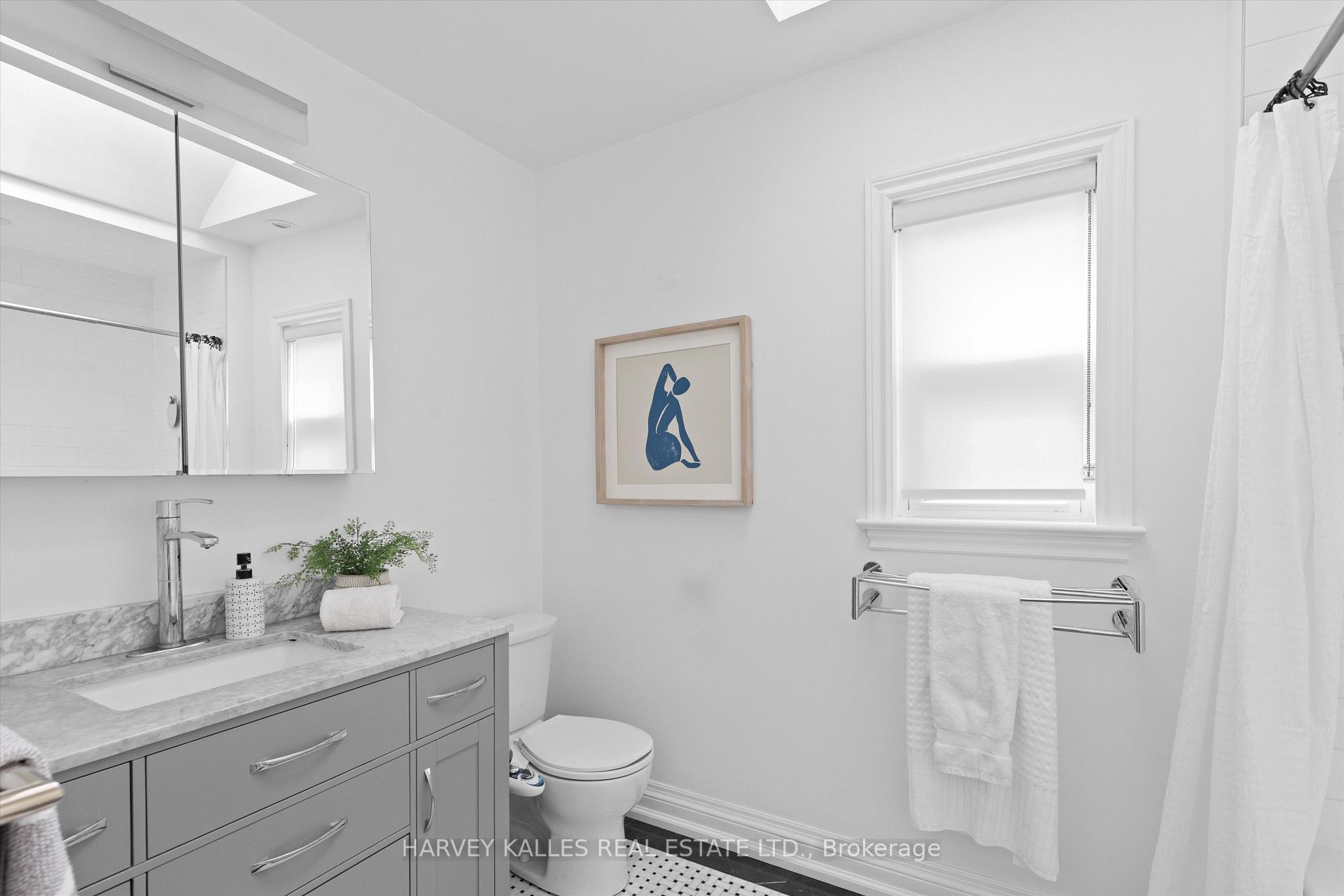 Photo 21 of 84 Lynnhaven Road, Toronto, Englemount-Lawrence — HOMEH