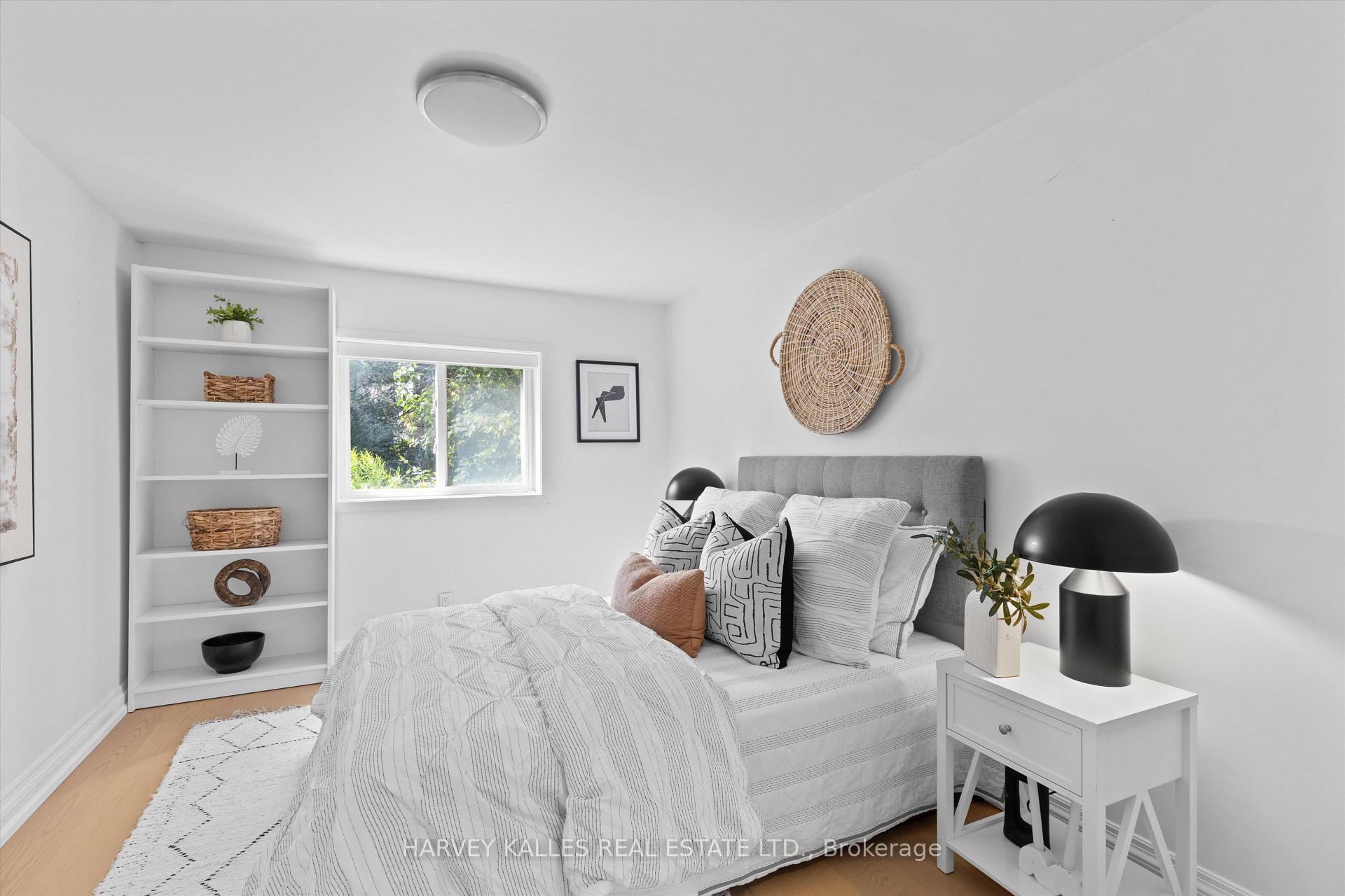 Photo 24 of 84 Lynnhaven Road, Toronto, Englemount-Lawrence — HOMEH