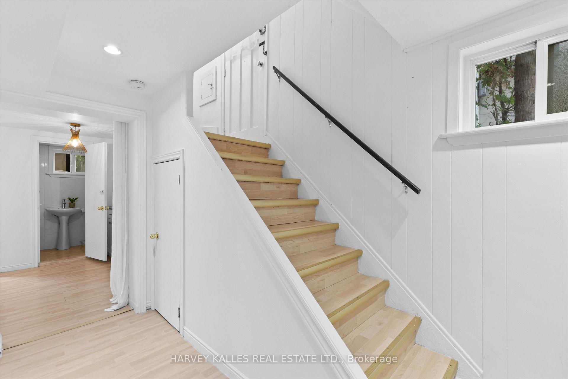 Photo 26 of 84 Lynnhaven Road, Toronto, Englemount-Lawrence — HOMEH