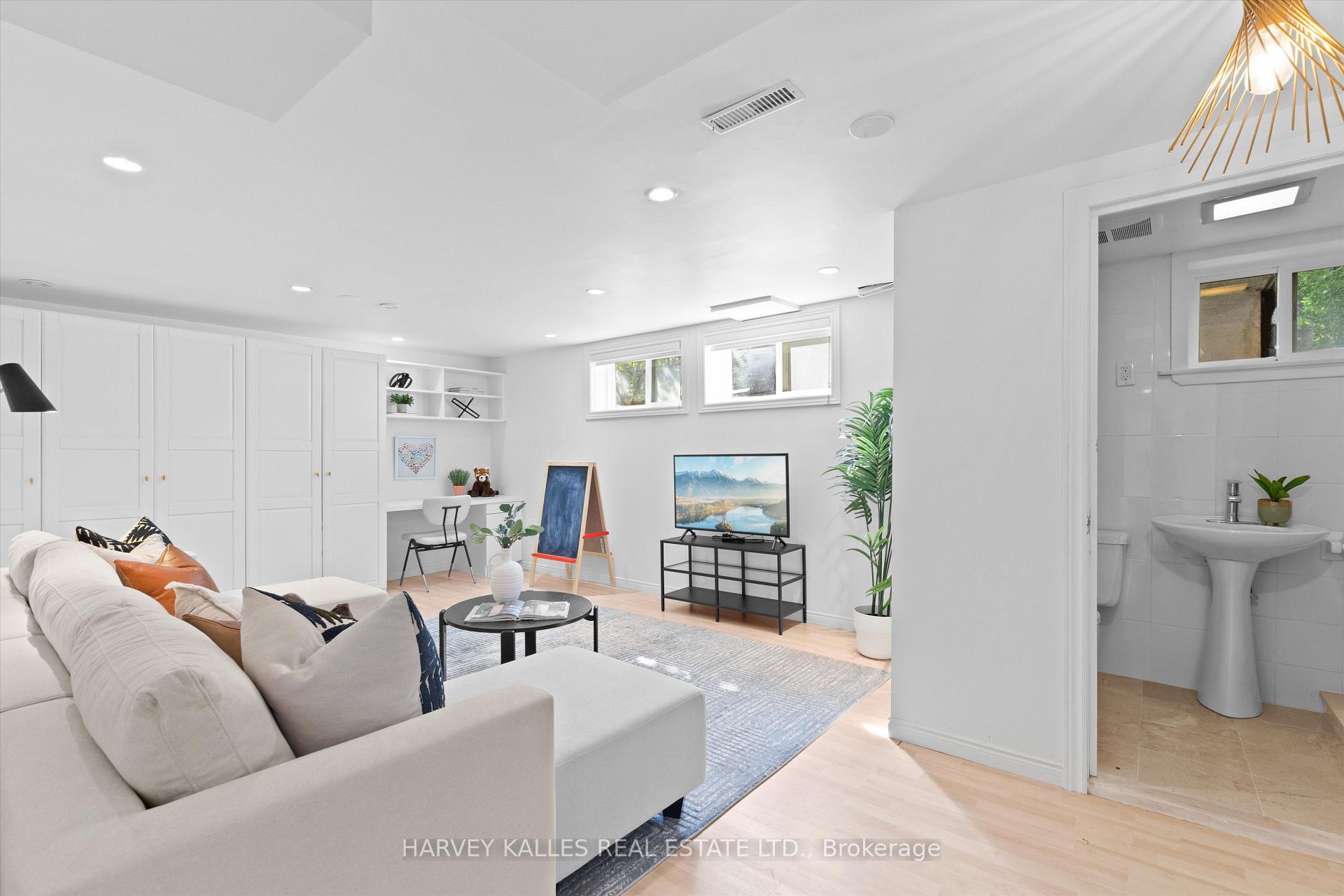 Photo 27 of 84 Lynnhaven Road, Toronto, Englemount-Lawrence — HOMEH