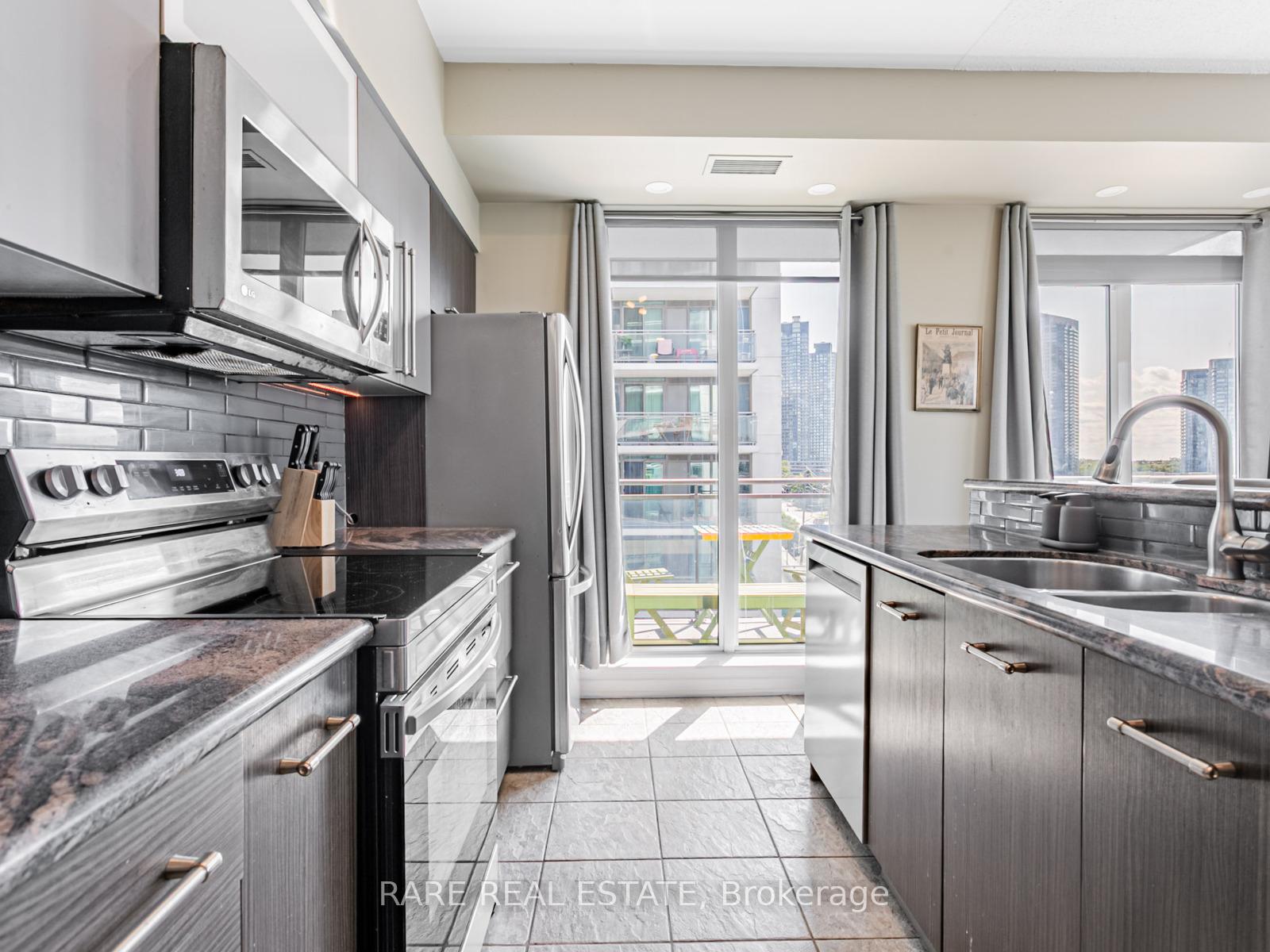 Photo 4 of Unit 703, 2119 Lake Shore Boulevard W, Etobicoke, Mimico — HOMEH