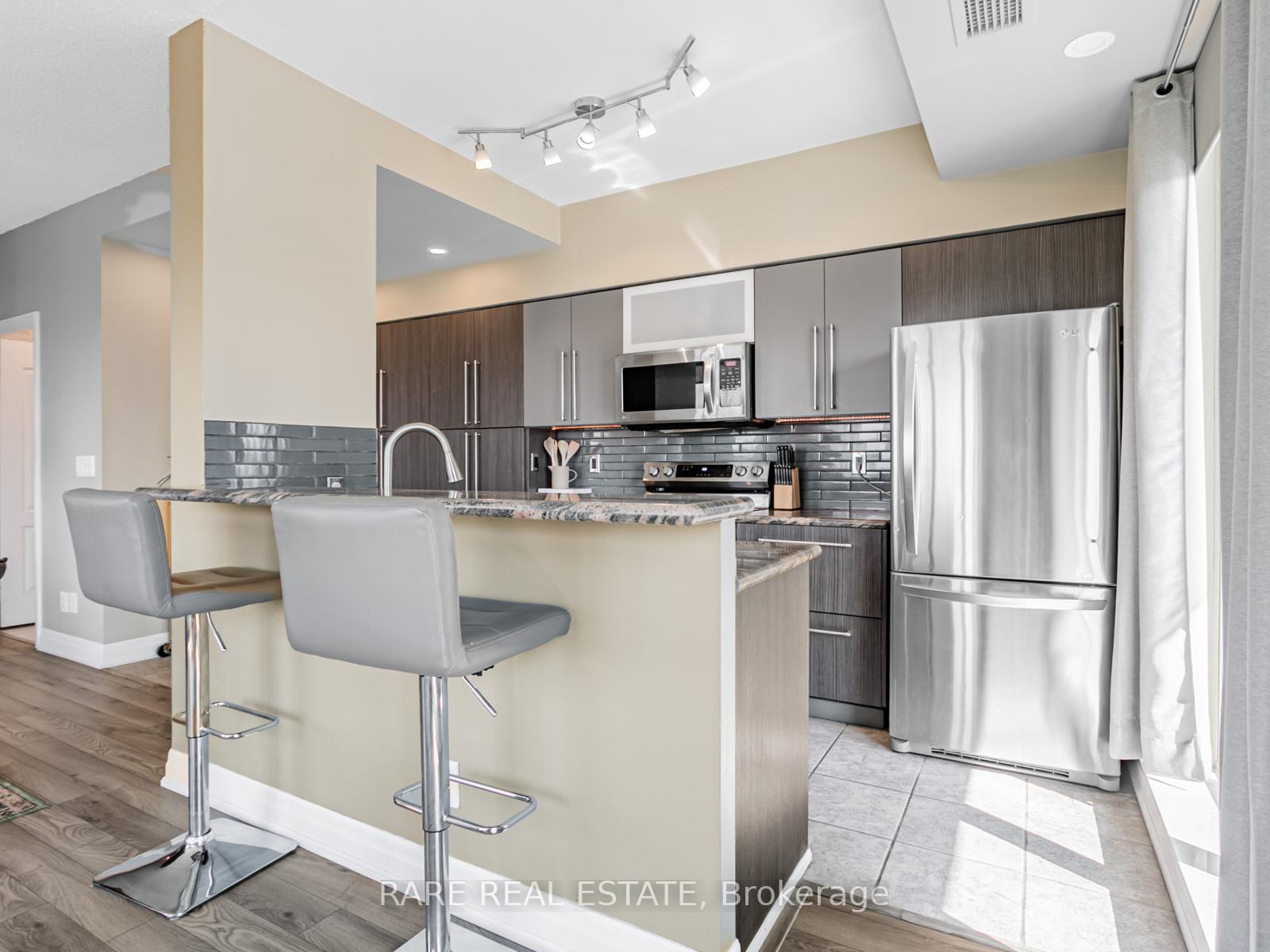 Photo 10 of Unit 703, 2119 Lake Shore Boulevard W, Etobicoke, Mimico — HOMEH