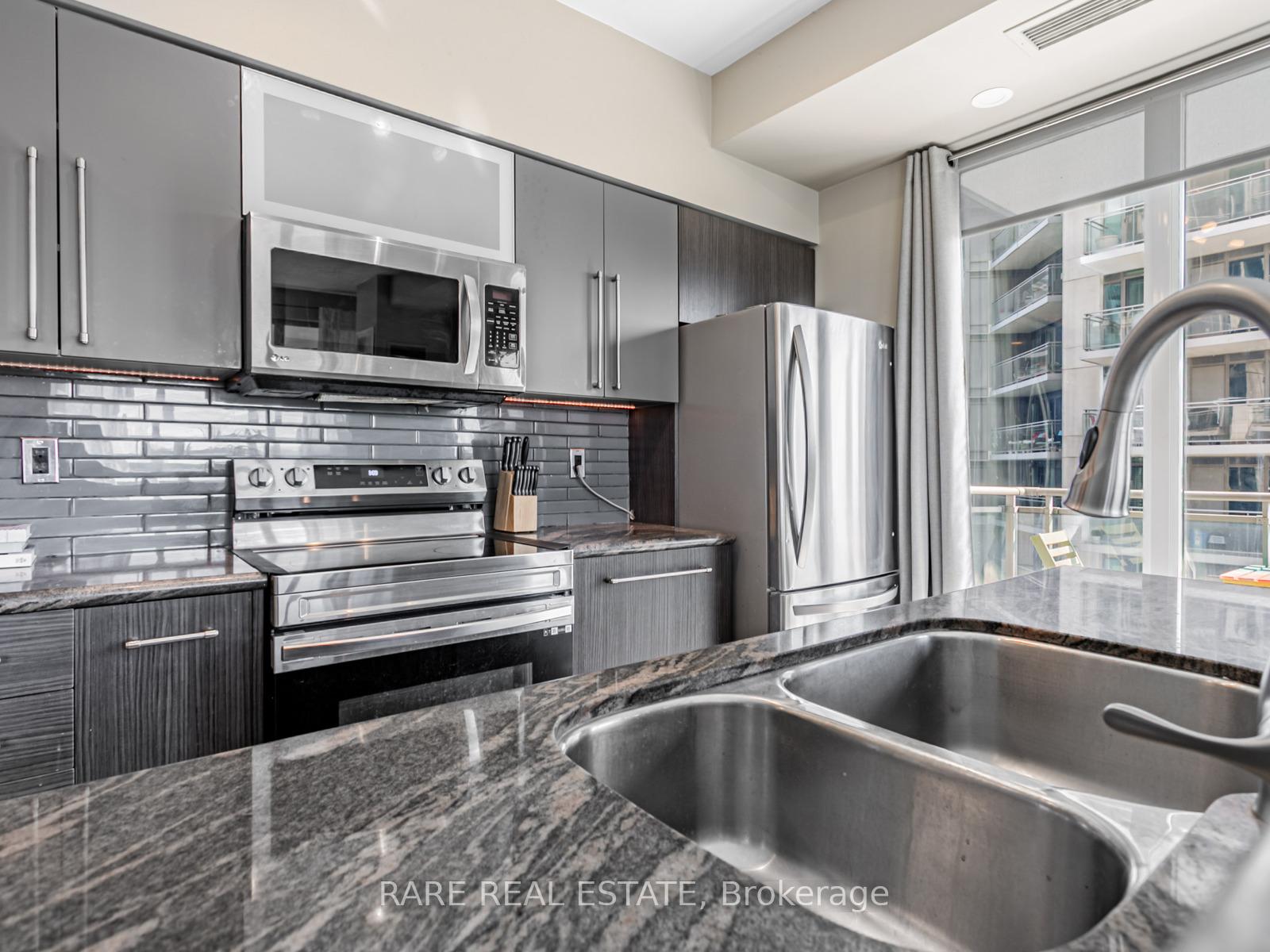 Photo 13 of Unit 703, 2119 Lake Shore Boulevard W, Etobicoke, Mimico — HOMEH