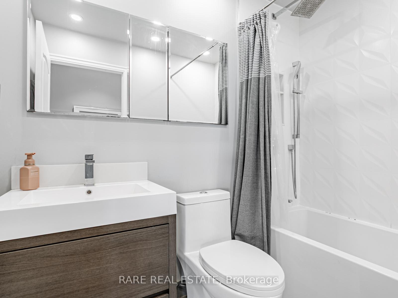 Photo 18 of Unit 703, 2119 Lake Shore Boulevard W, Etobicoke, Mimico — HOMEH