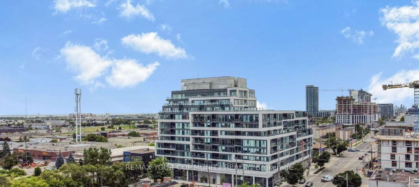 Front of Unit 307, 859 The Queensway