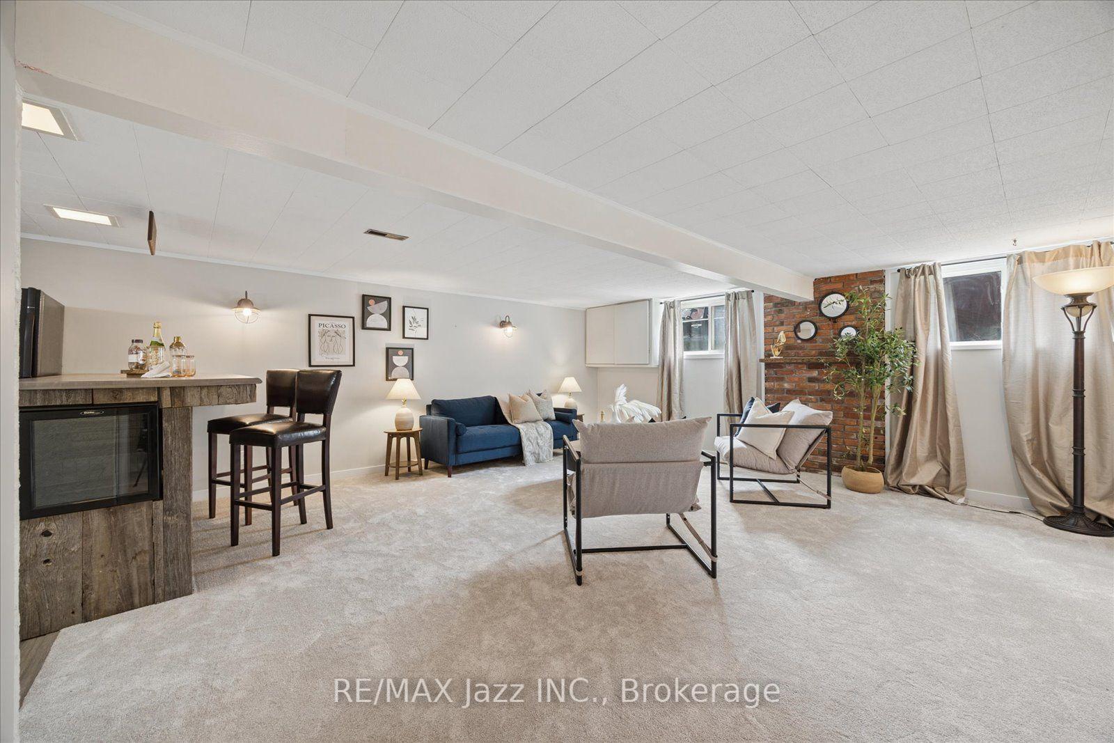 Photo 16 of 364 King Street E, Clarington, Bowmanville — HOMEH