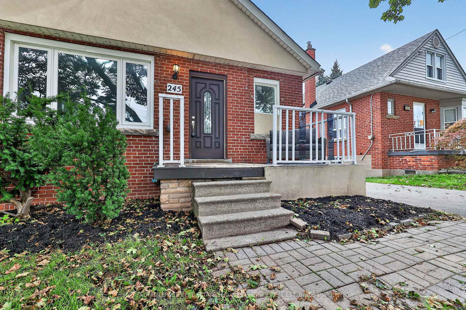 Photo 4 of 245 Glenholme Avenue, Hamilton, Glenview — HOMEH
