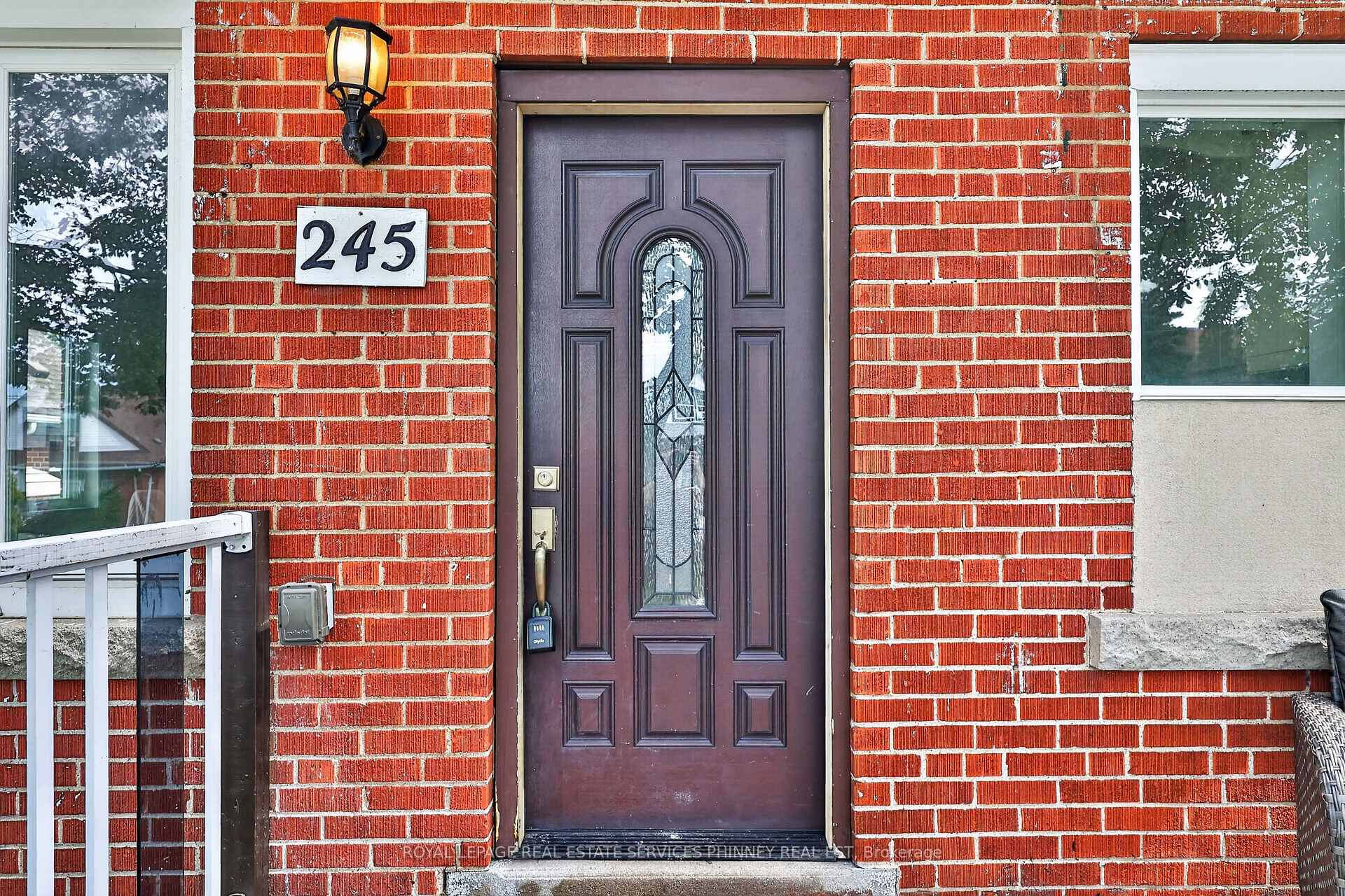 Photo 5 of 245 Glenholme Avenue, Hamilton, Glenview — HOMEH