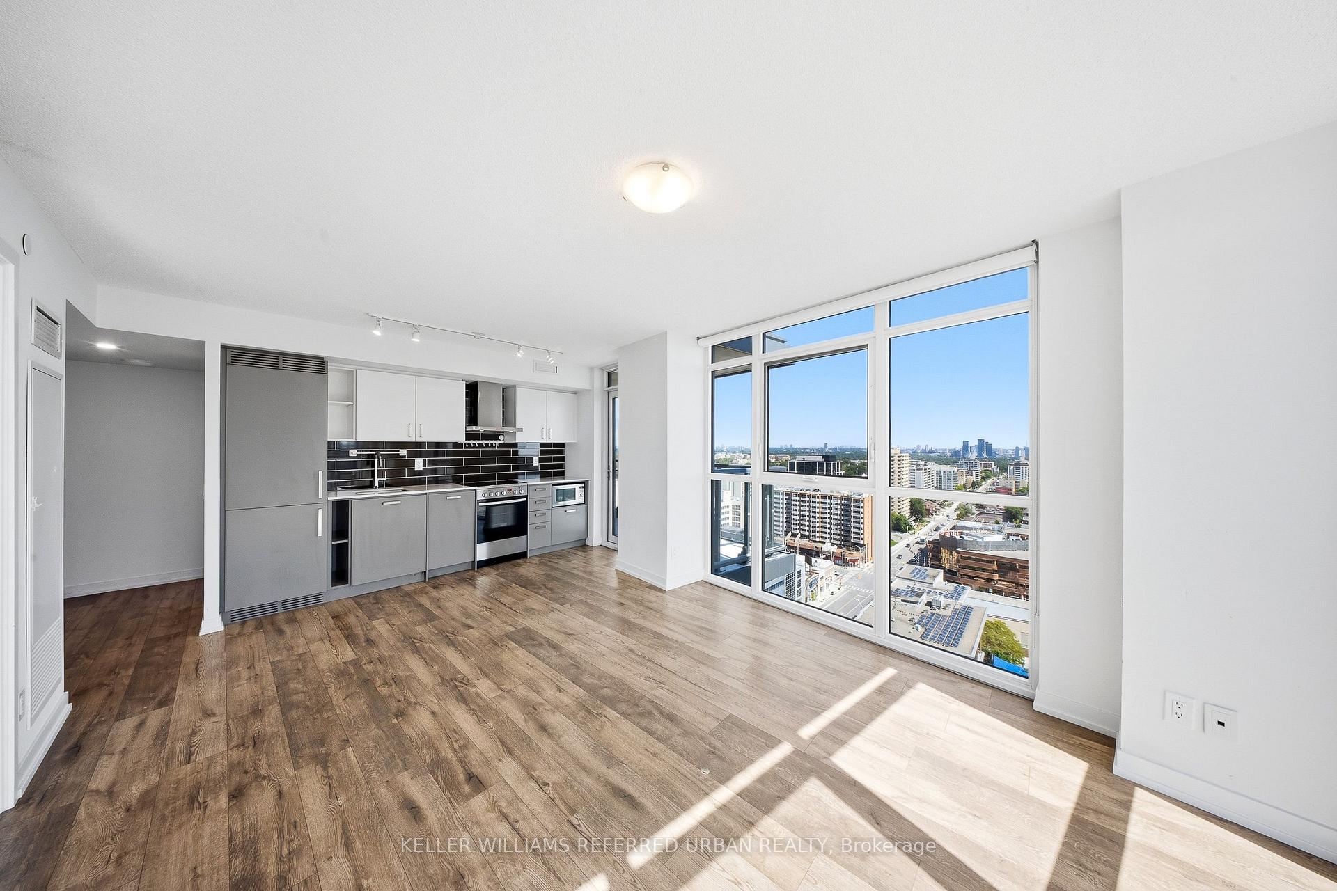 Photo 6 of Unit 2010, 125 Redpath Avenue, Toronto, Mount Pleasant West — HOMEH