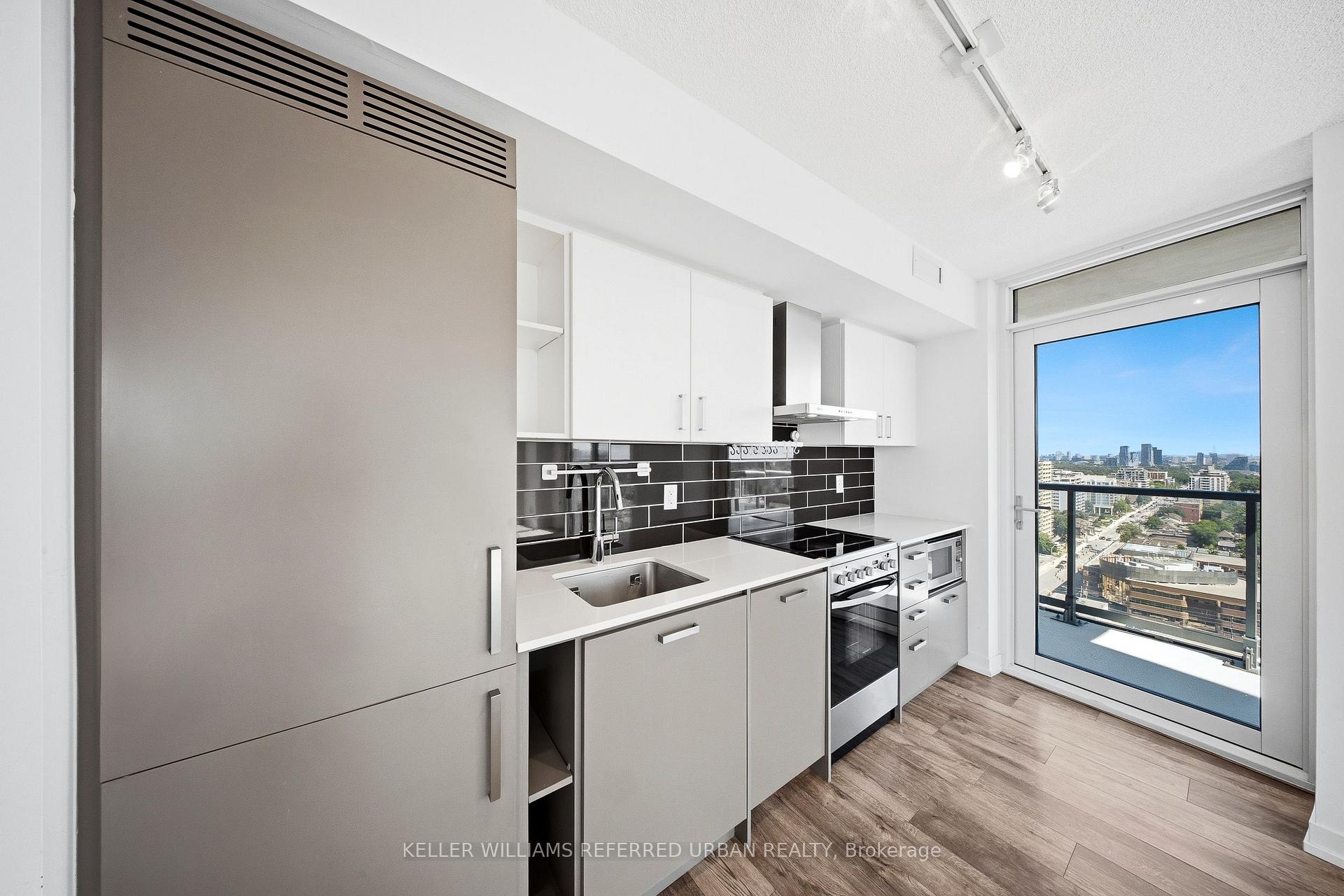 Photo 7 of Unit 2010, 125 Redpath Avenue, Toronto, Mount Pleasant West — HOMEH