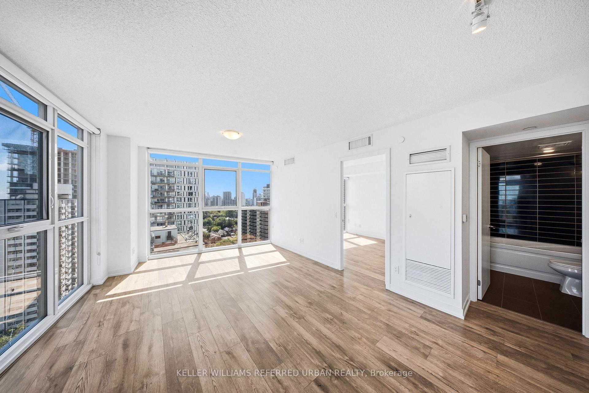 Photo 8 of Unit 2010, 125 Redpath Avenue, Toronto, Mount Pleasant West — HOMEH