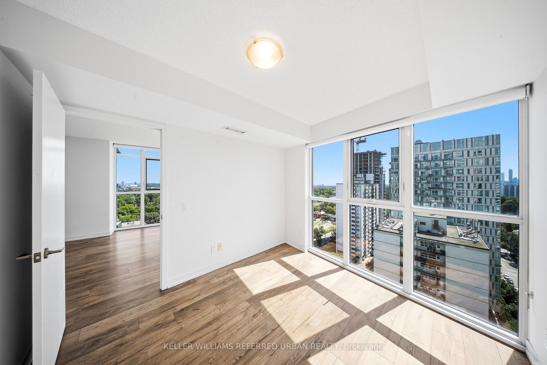 Photo 11 of Unit 2010, 125 Redpath Avenue, Toronto, Mount Pleasant West — HOMEH