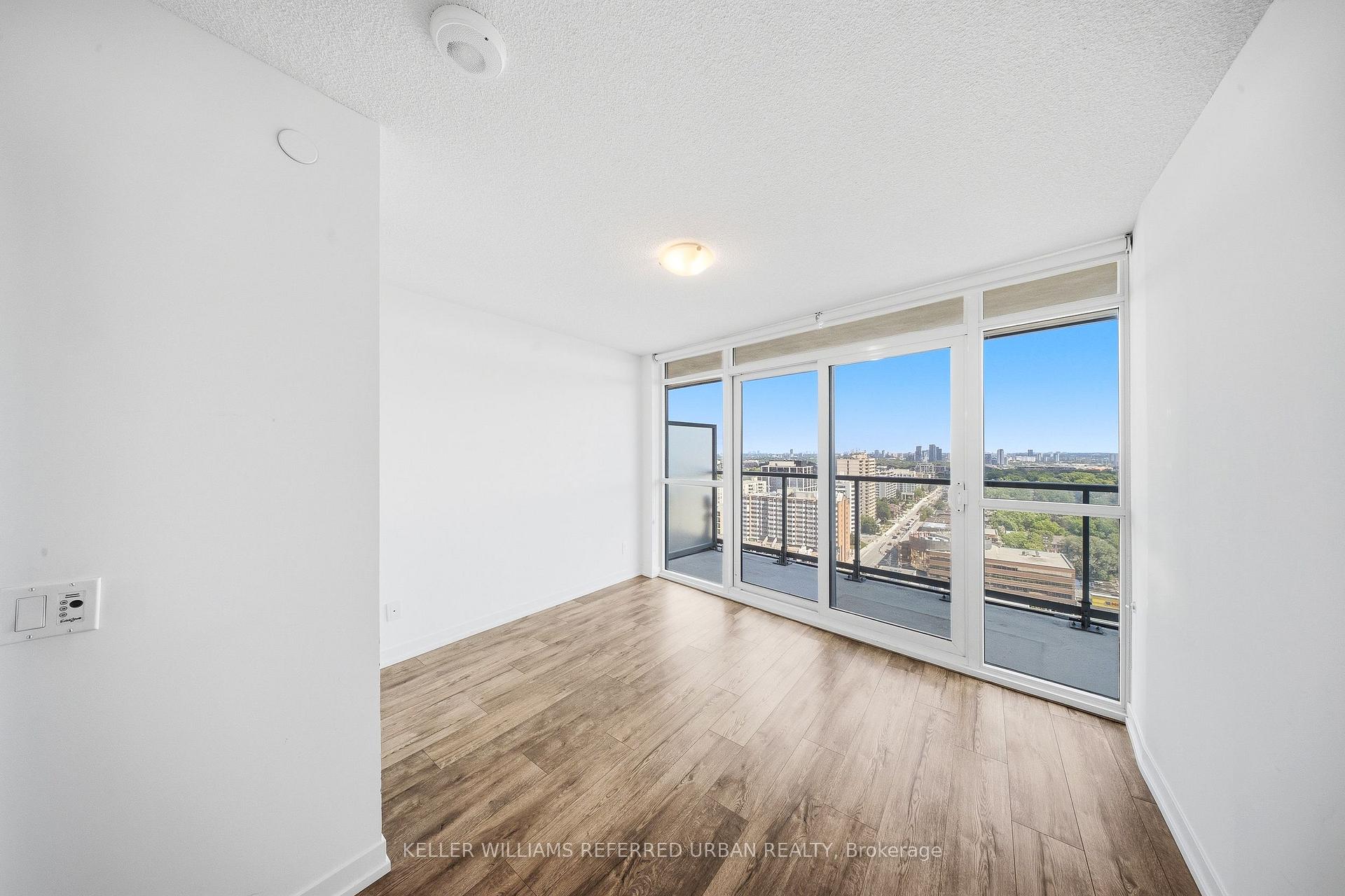 Photo 13 of Unit 2010, 125 Redpath Avenue, Toronto, Mount Pleasant West — HOMEH