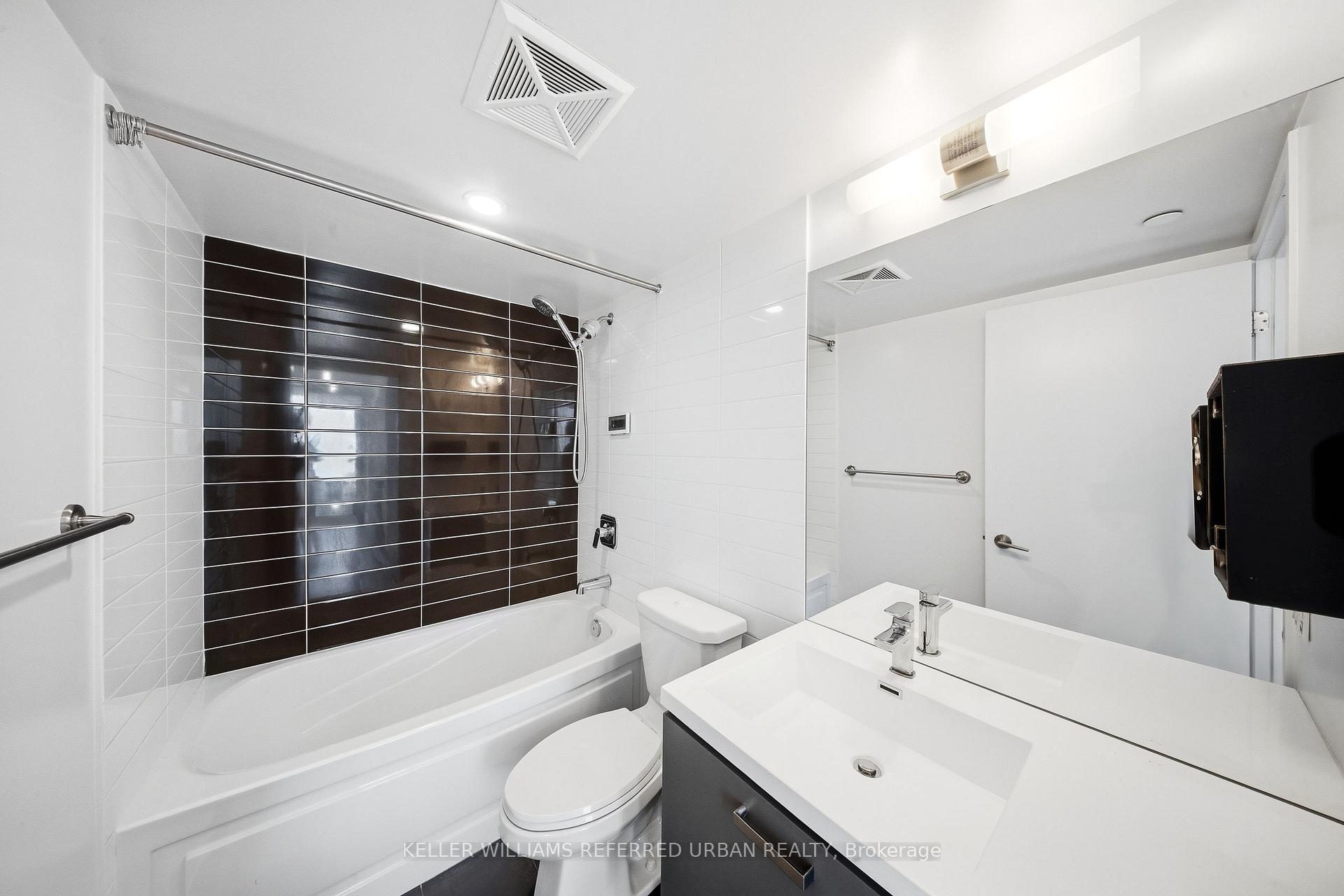 Photo 14 of Unit 2010, 125 Redpath Avenue, Toronto, Mount Pleasant West — HOMEH