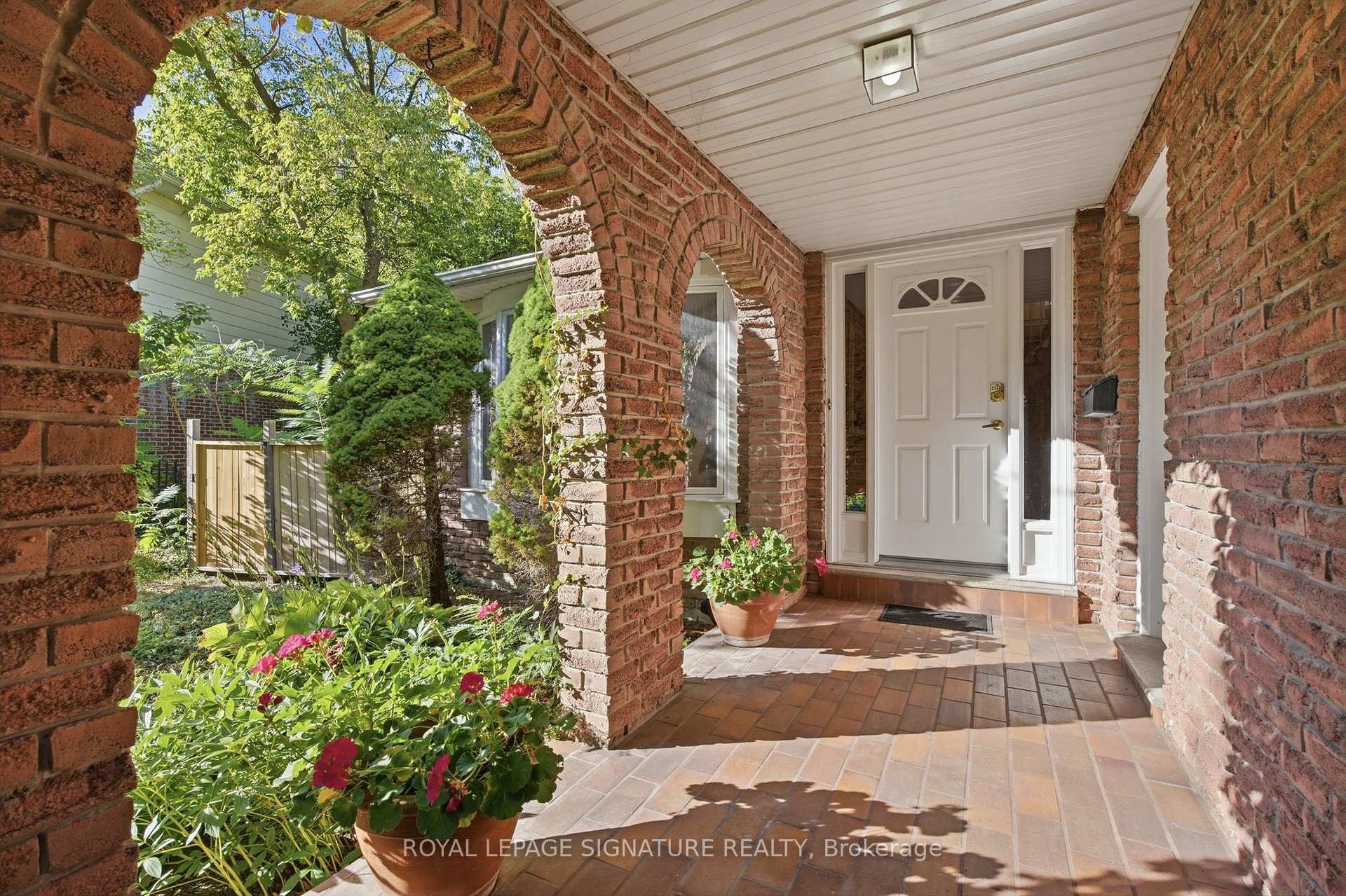 Photo 2 of 20 Wellesbourne Crescent, North York, Hillcrest Village — HOMEH