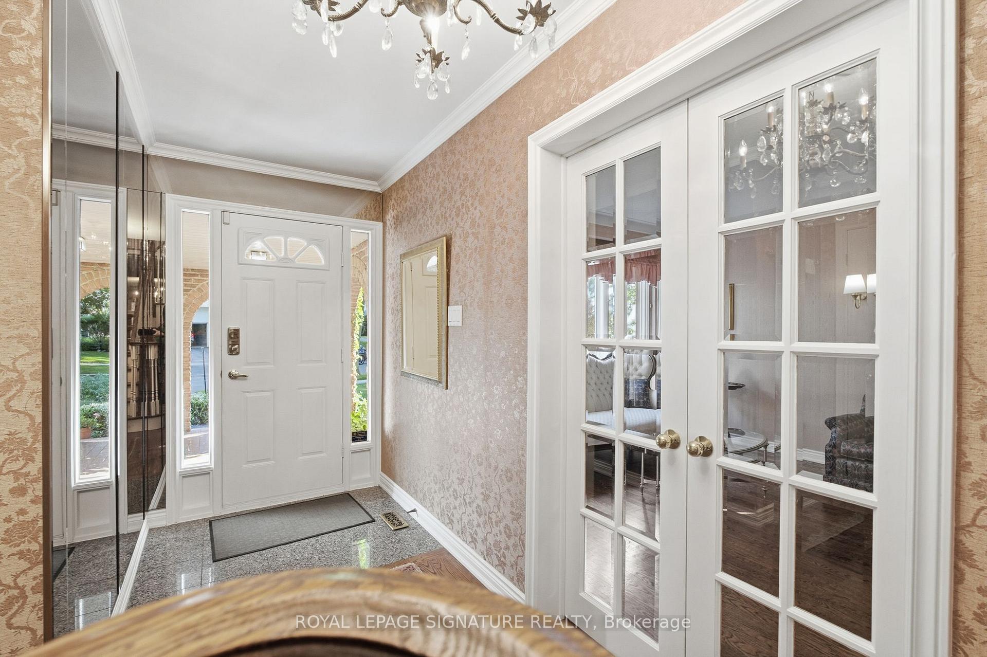 Photo 3 of 20 Wellesbourne Crescent, North York, Hillcrest Village — HOMEH