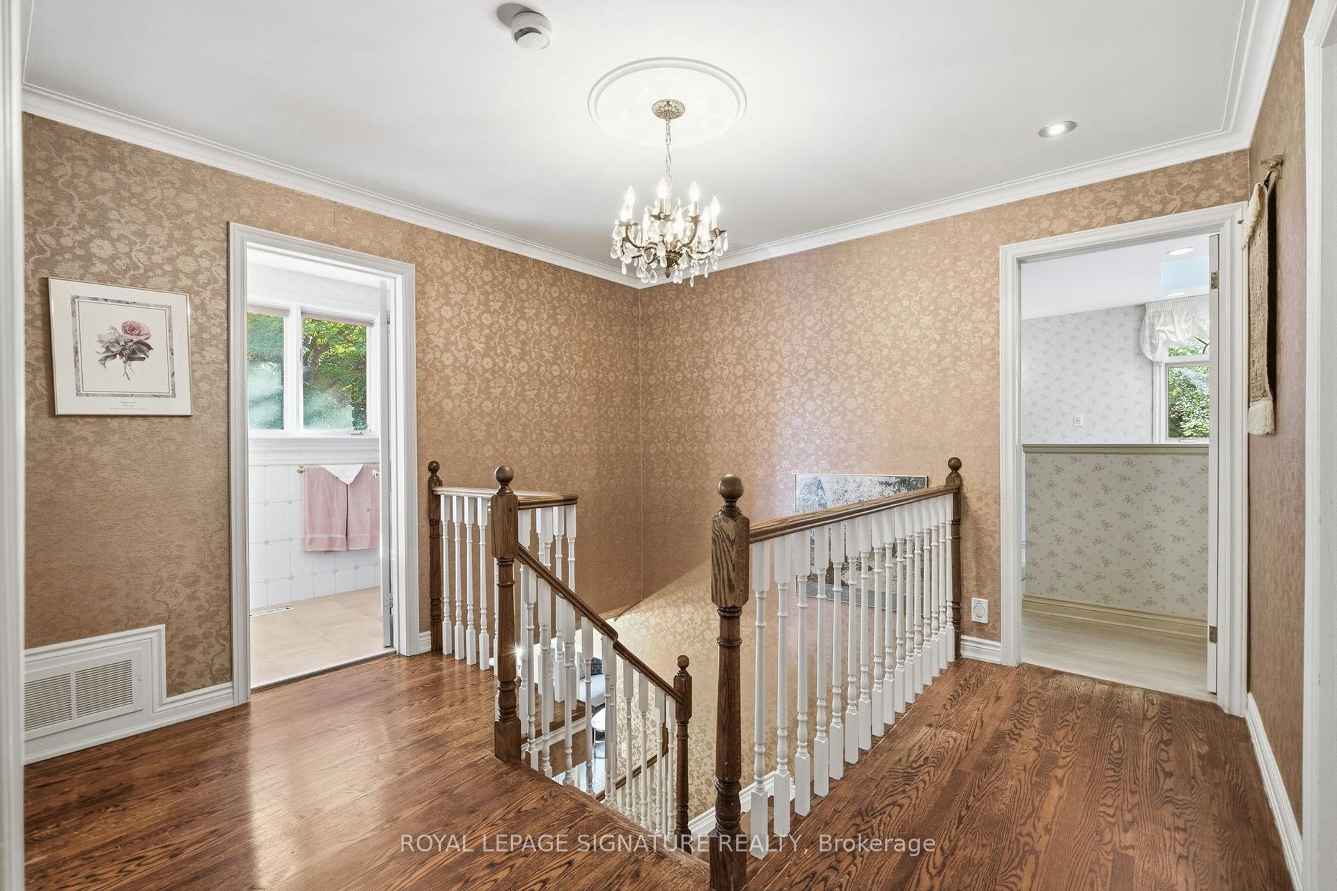 Photo 18 of 20 Wellesbourne Crescent, North York, Hillcrest Village — HOMEH