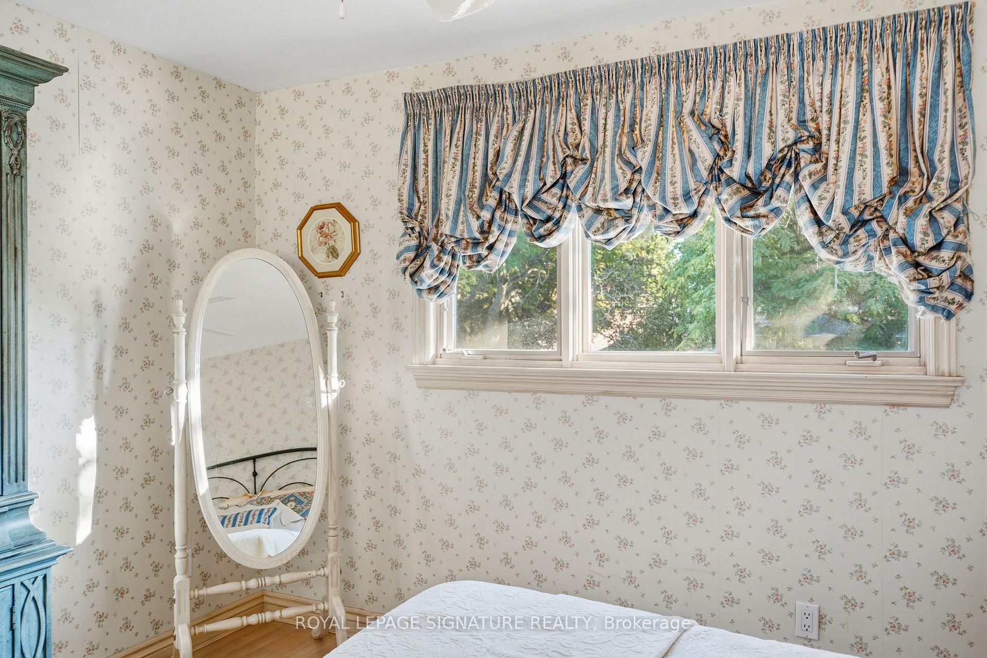 Photo 22 of 20 Wellesbourne Crescent, North York, Hillcrest Village — HOMEH