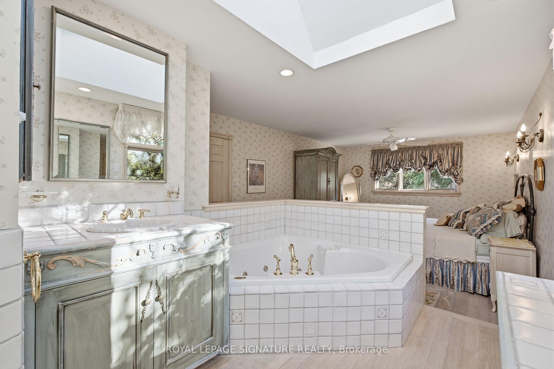 Photo 26 of 20 Wellesbourne Crescent, North York, Hillcrest Village — HOMEH