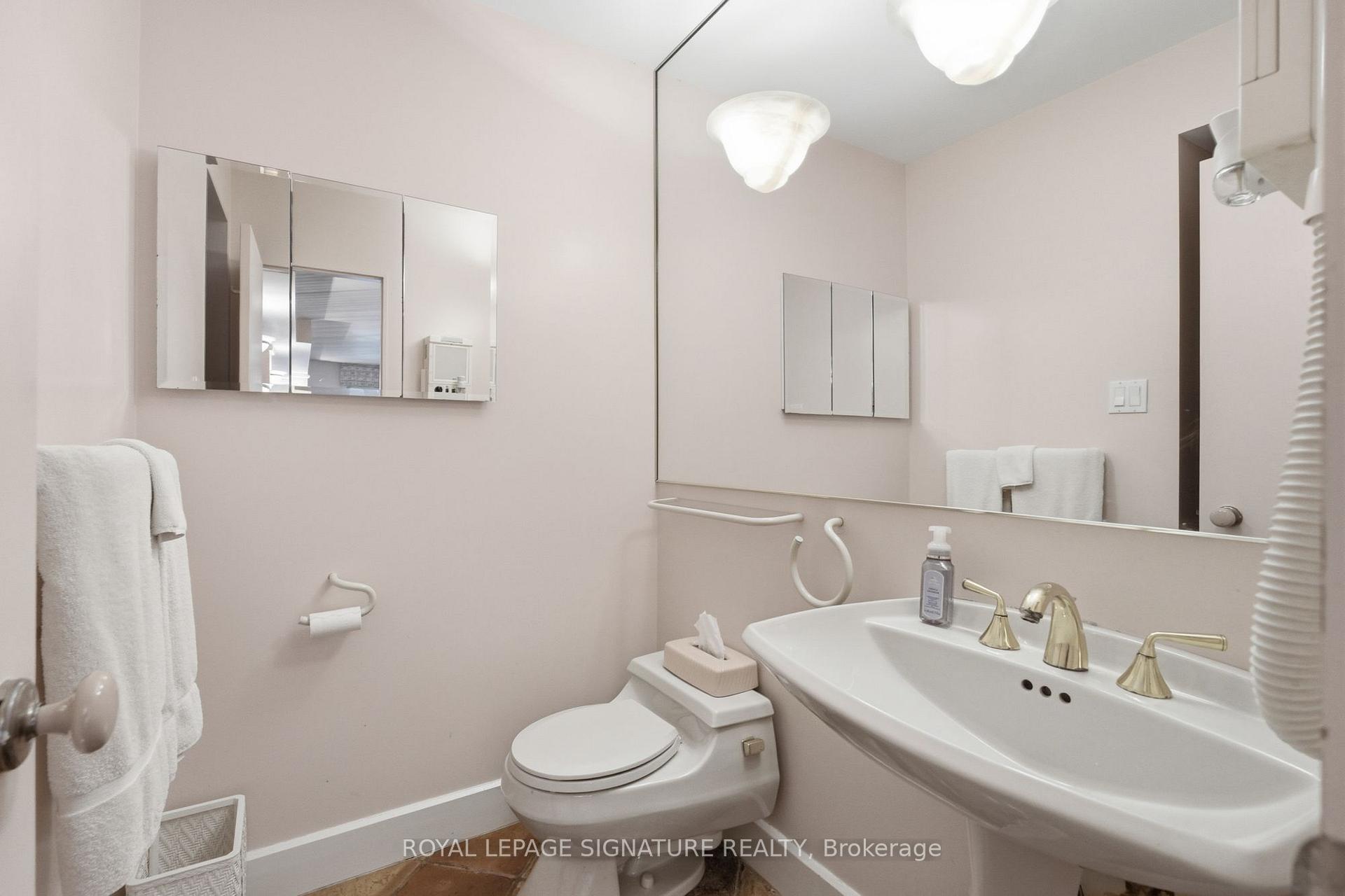 Photo 44 of 20 Wellesbourne Crescent, North York, Hillcrest Village — HOMEH