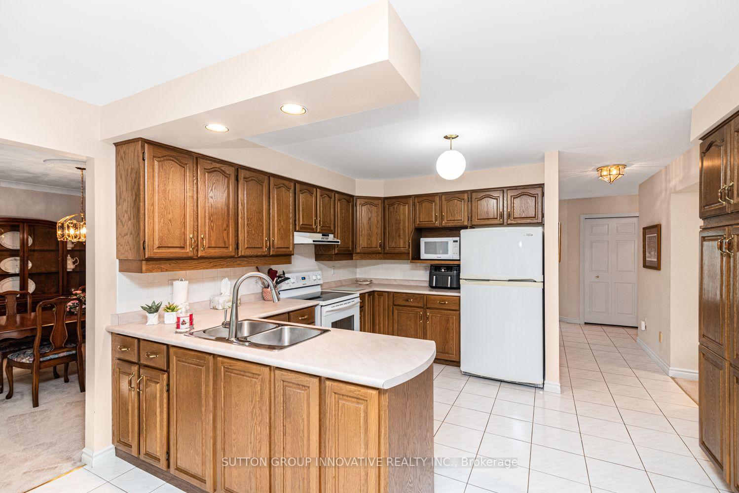 Photo 10 of 59 Renata Court, Hamilton, Dundas — HOMEH