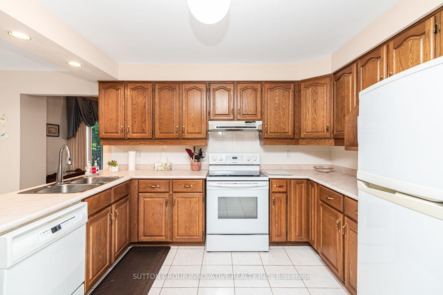 Photo 11 of 59 Renata Court, Hamilton, Dundas — HOMEH