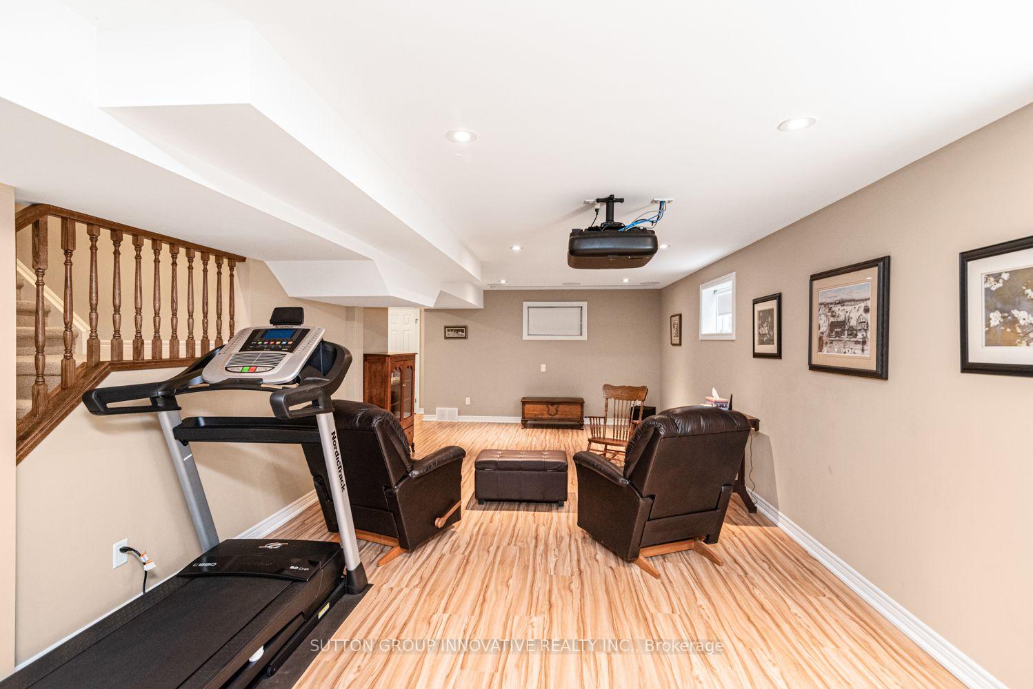 Photo 30 of 59 Renata Court, Hamilton, Dundas — HOMEH