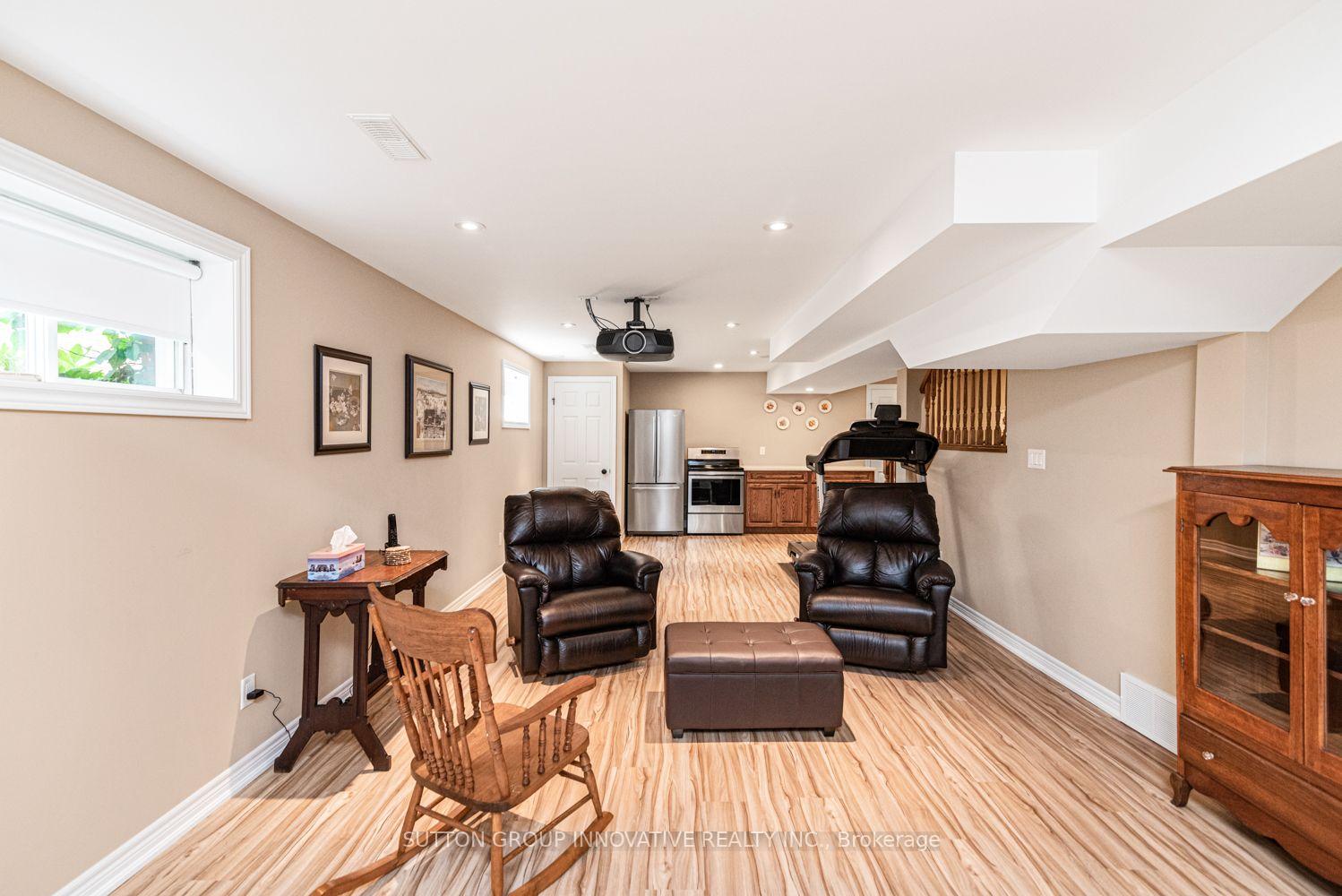 Photo 32 of 59 Renata Court, Hamilton, Dundas — HOMEH