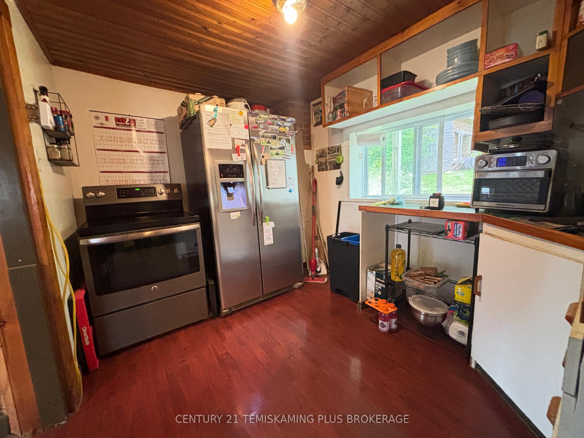 Photo 13 of 14 Day Avenue, Kirkland Lake — HOMEH
