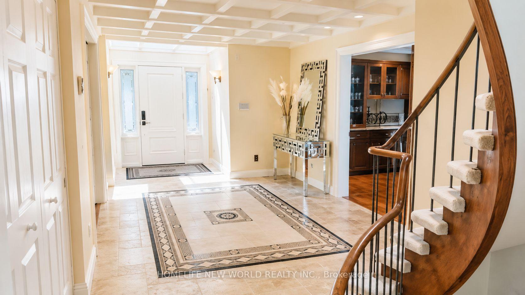 Photo 2 of 5 Vanwood Road, Markham, Thornhill — HOMEH