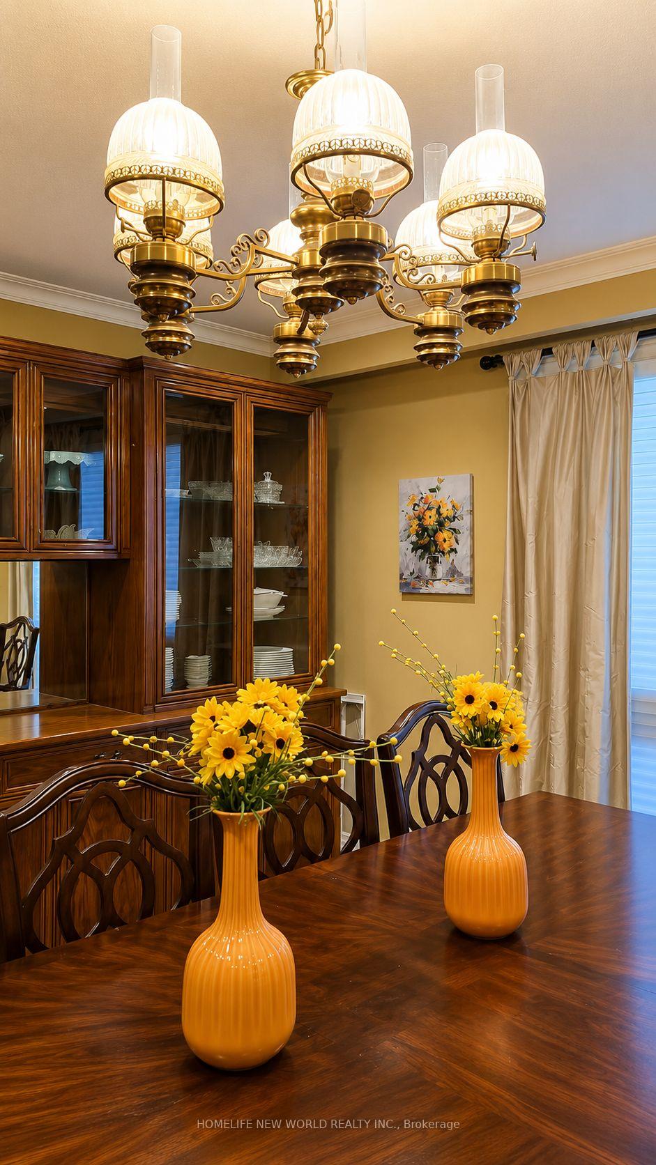 Photo 10 of 5 Vanwood Road, Markham, Thornhill — HOMEH
