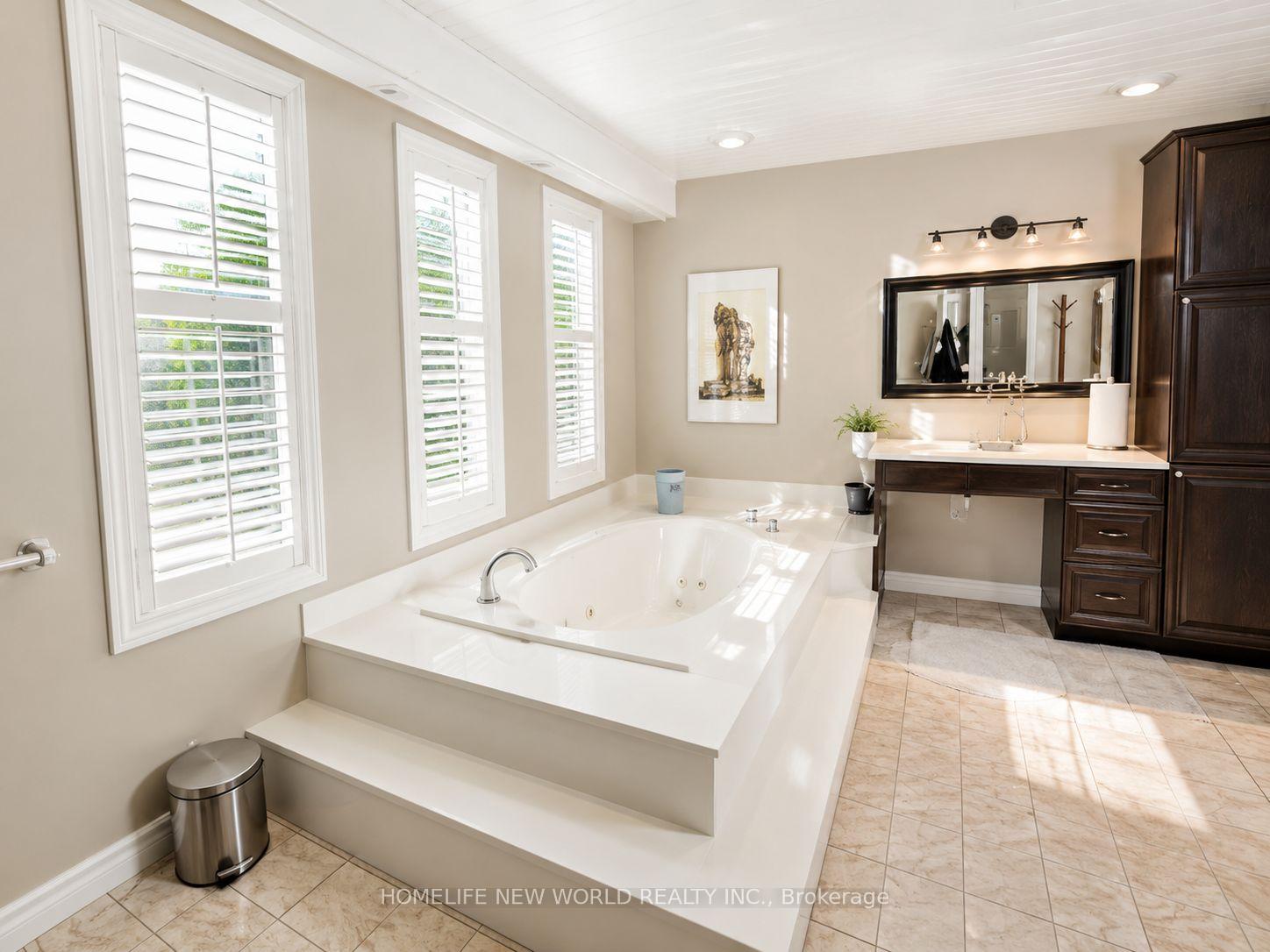 Photo 14 of 5 Vanwood Road, Markham, Thornhill — HOMEH