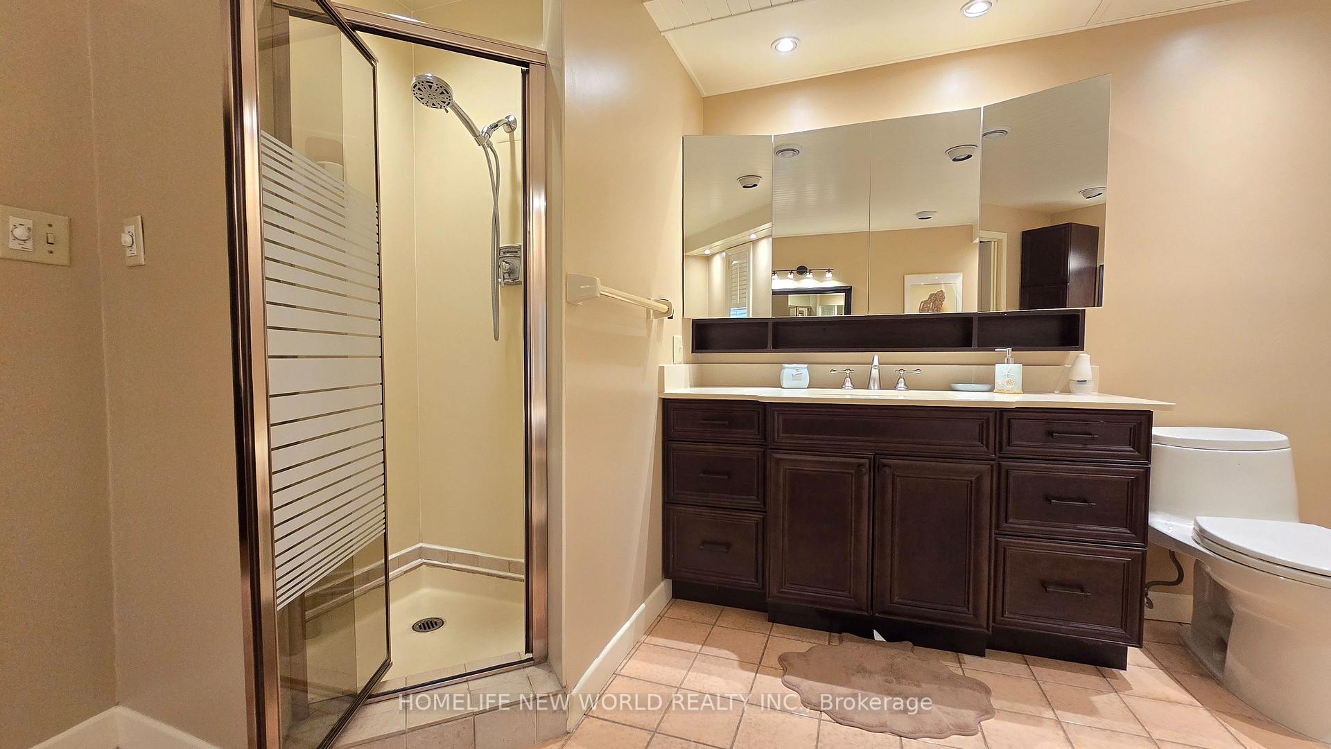 Photo 15 of 5 Vanwood Road, Markham, Thornhill — HOMEH