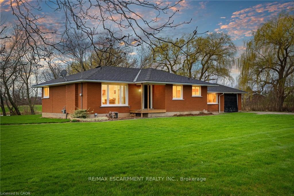 Photo 3 of 2223 Hall Road, Hamilton, Rural Glanbrook — HOMEH