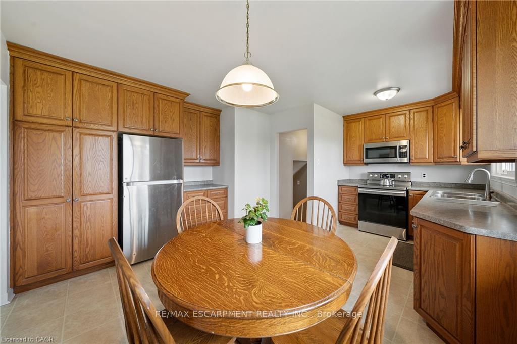 Photo 20 of 2223 Hall Road, Hamilton, Rural Glanbrook — HOMEH