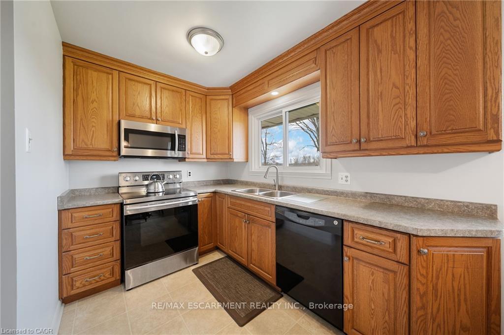 Photo 21 of 2223 Hall Road, Hamilton, Rural Glanbrook — HOMEH
