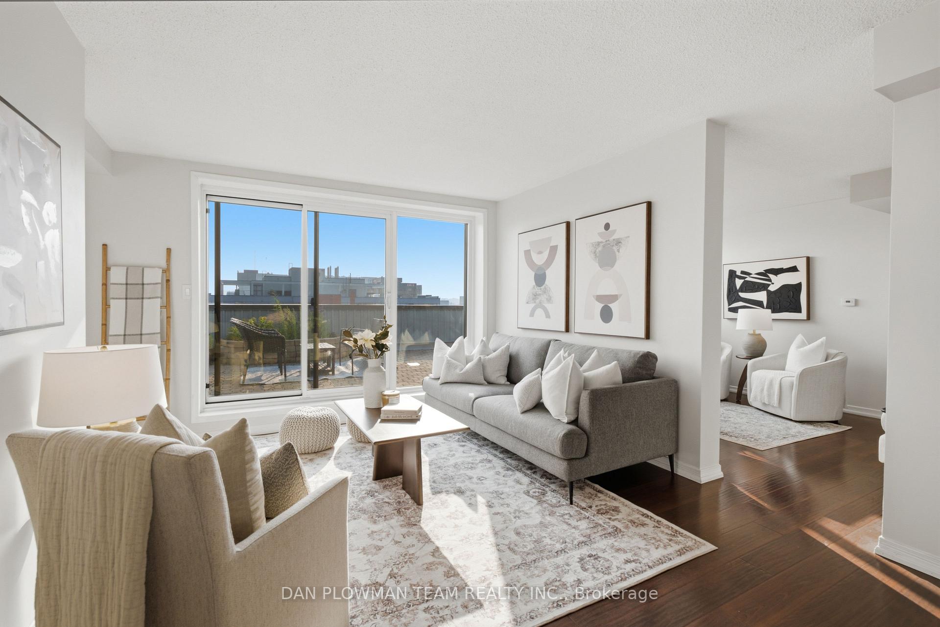 Photo of Unit 702, 80 Athol Street E
