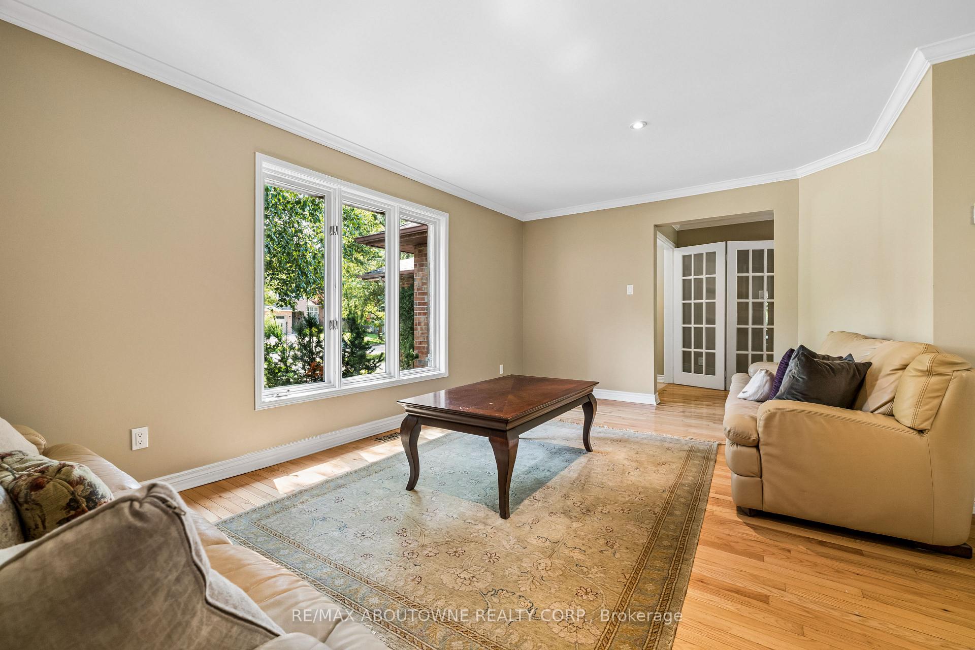 Photo 10 of 2285 Dunedin Road, Oakville, Ford — HOMEH
