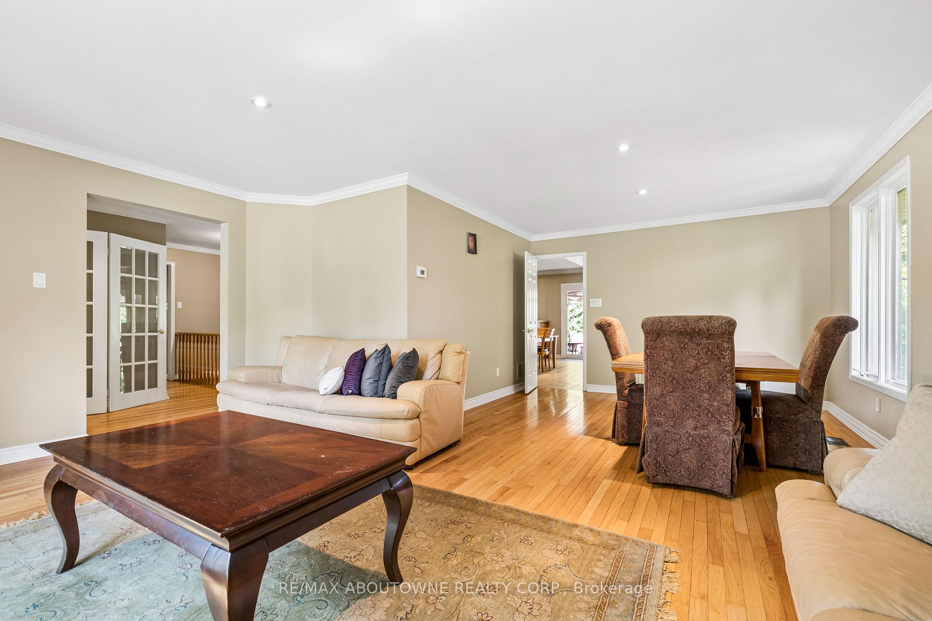 Photo 12 of 2285 Dunedin Road, Oakville, Ford — HOMEH