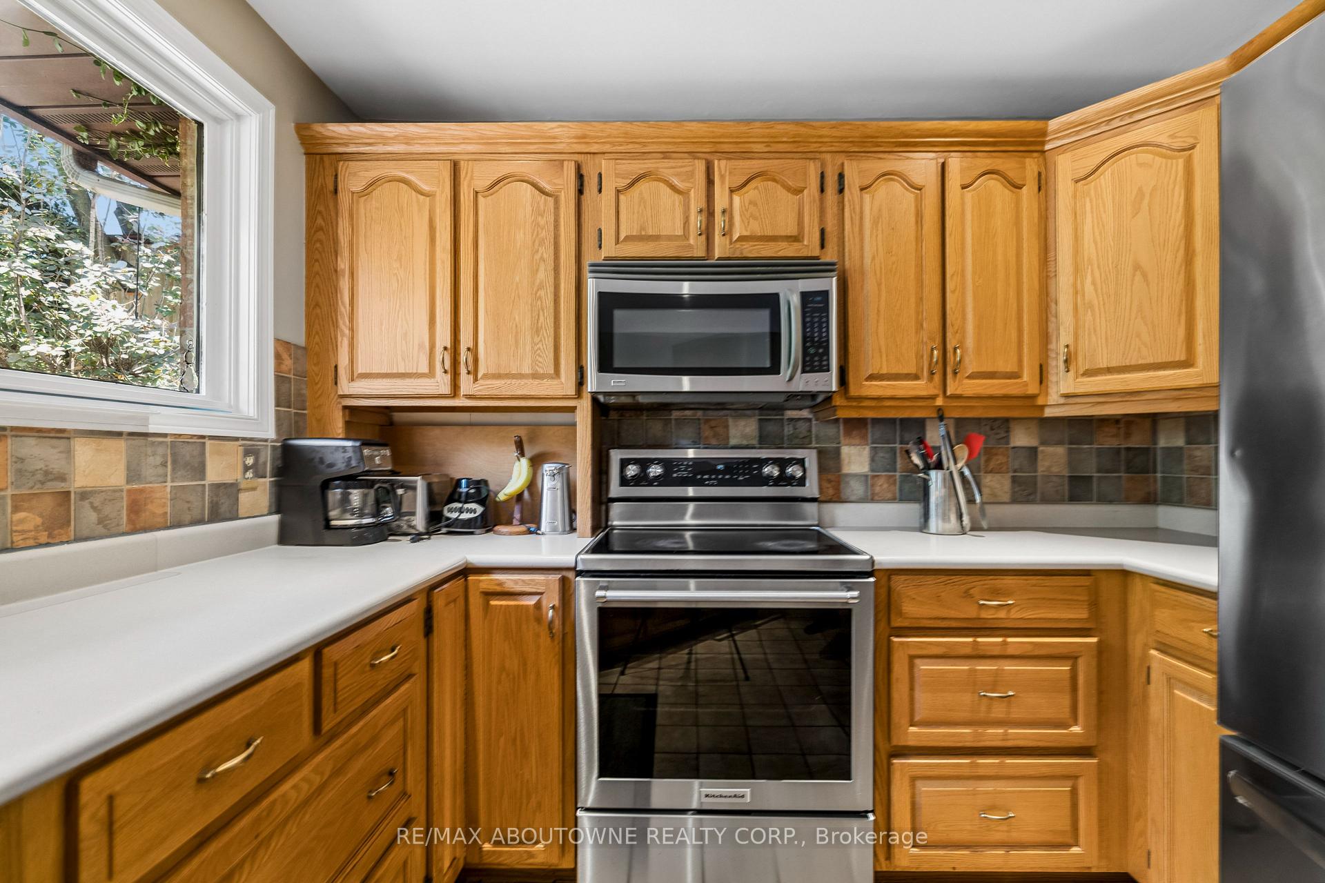 Photo 17 of 2285 Dunedin Road, Oakville, Ford — HOMEH